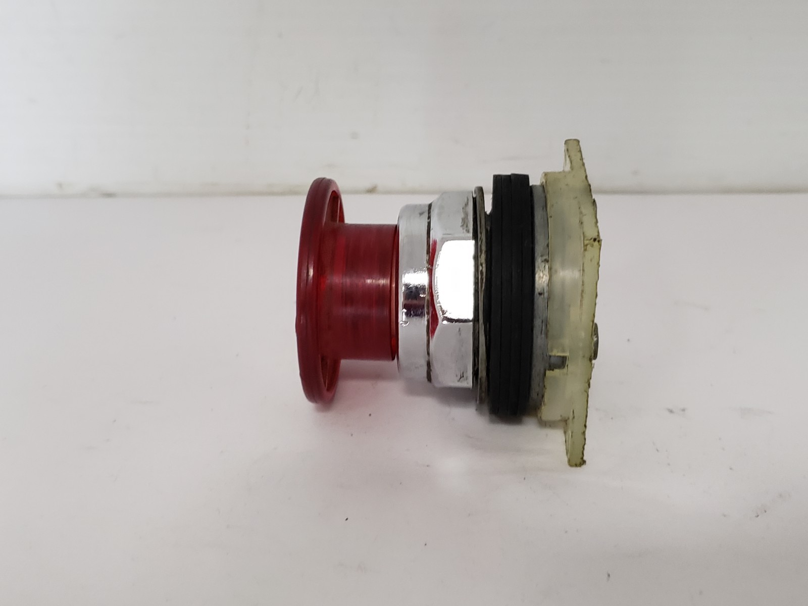 SQUARE D 9001-KR9R PUSH/PULL OPERATOR MUSHROOM BUTTON RED LENS
