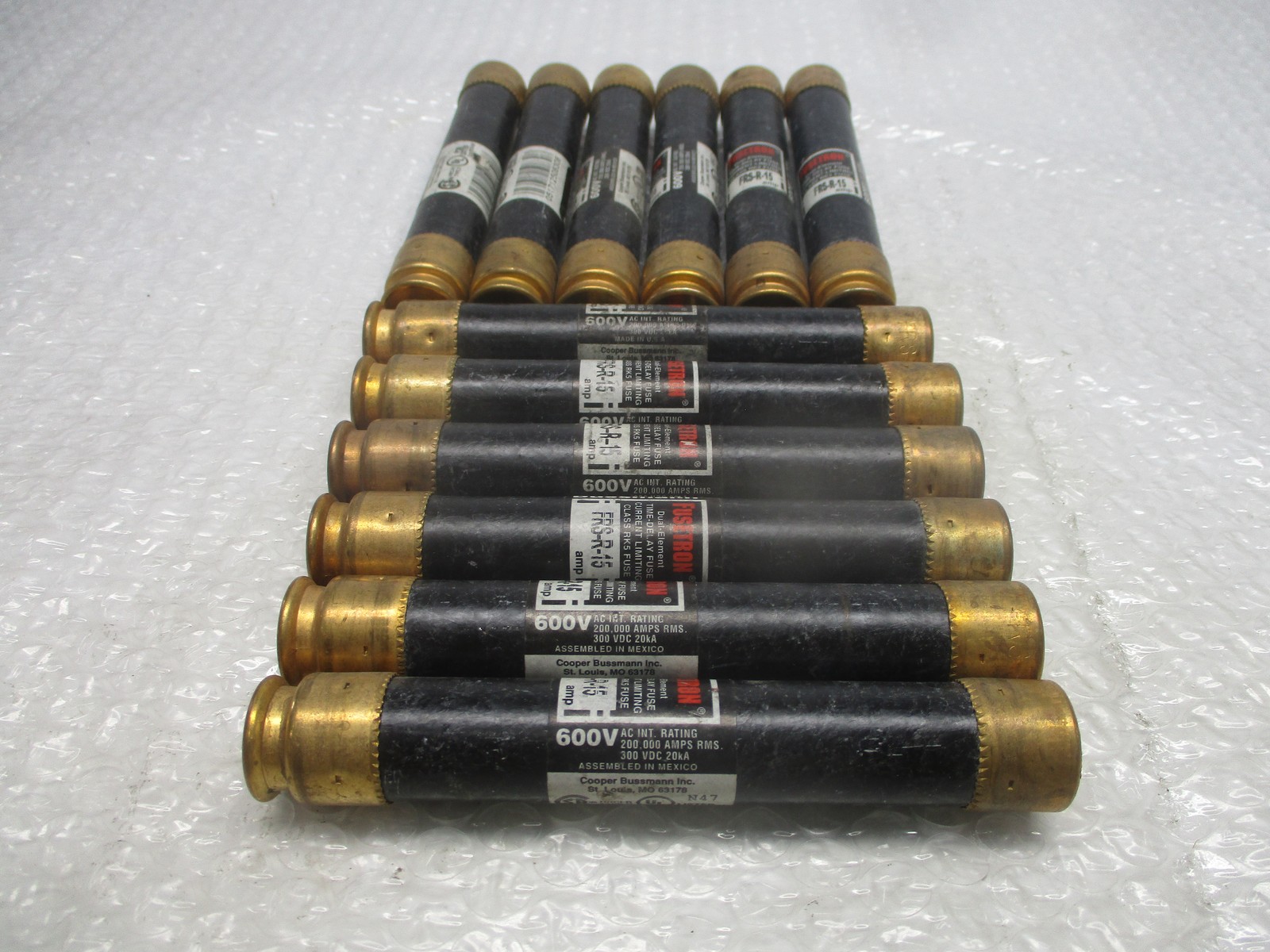 FUSETRON FRS-R-15 FUSE BLACK LOT OF 12 NSNP