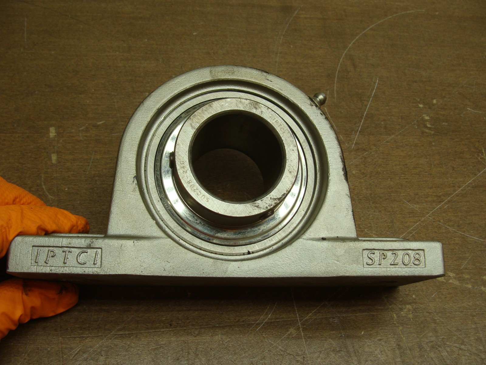 IPTCI STAINLESS STEEL PILLOW BLOCK SP208 W/BEARING SUC208-24C 1.5″ BORE