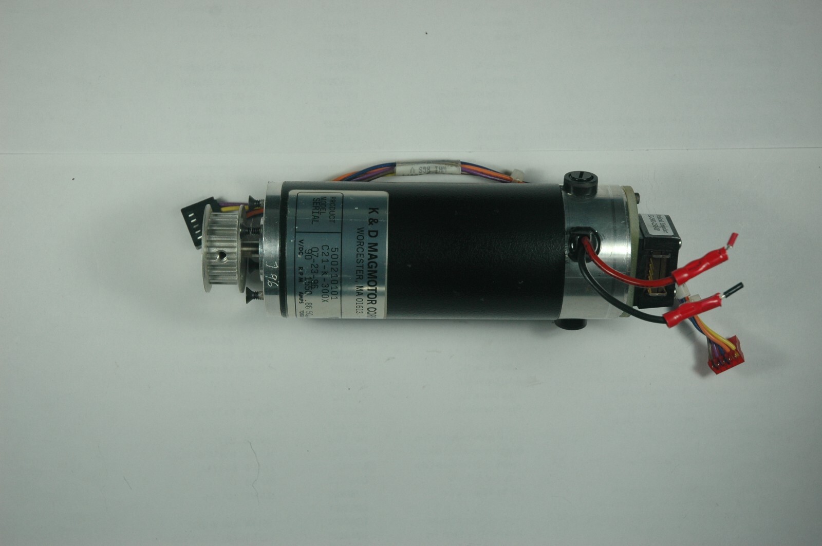 K&D MAGMOTOR CORP MODEL C21-K-300X 90VDC 1550RPM .86A 5OZ/IN W/OPTICAL ENCODER