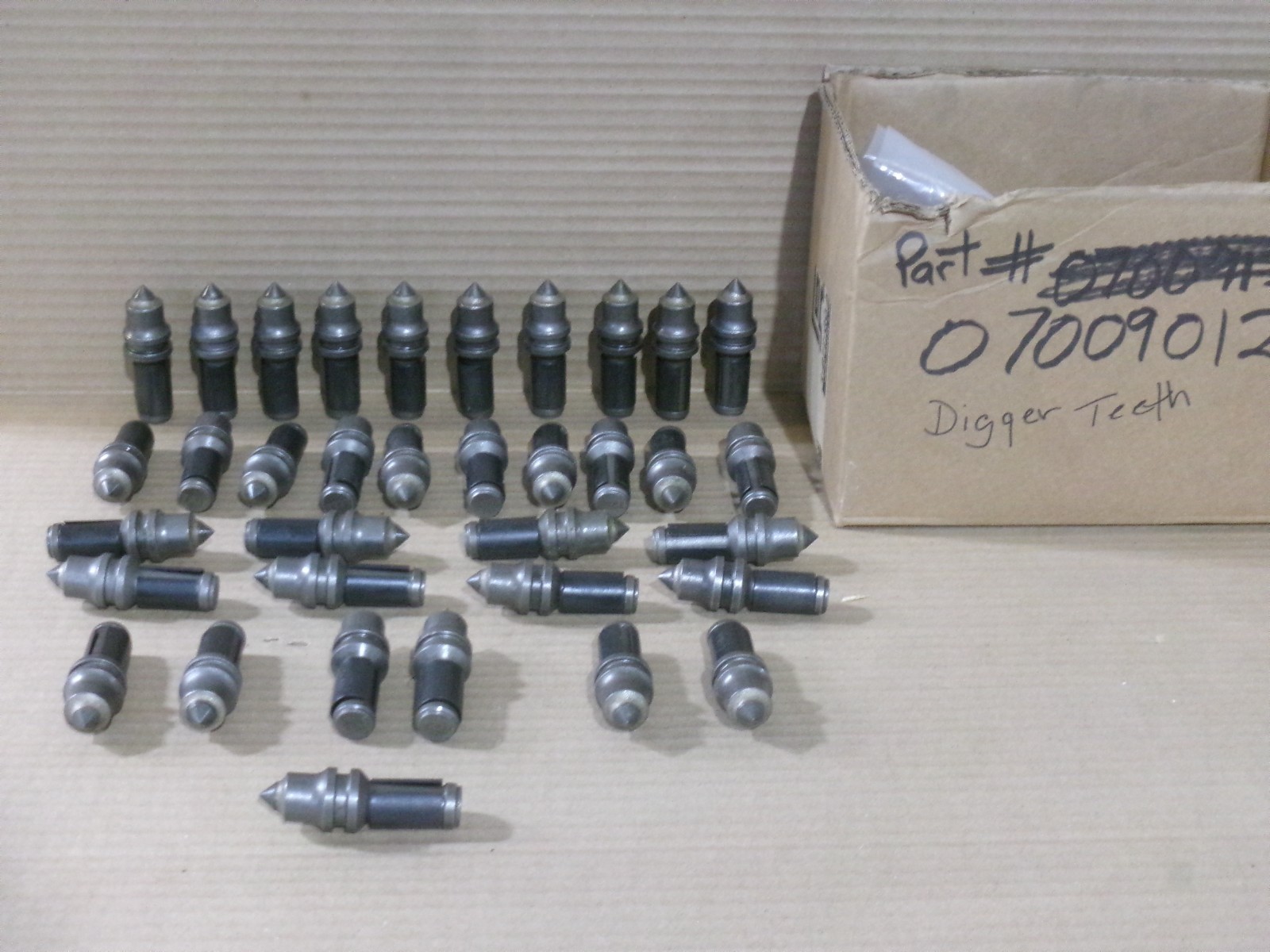 New Lot of 35 Ditch Witch T23T Trencher Auger Teeth Bit AK
