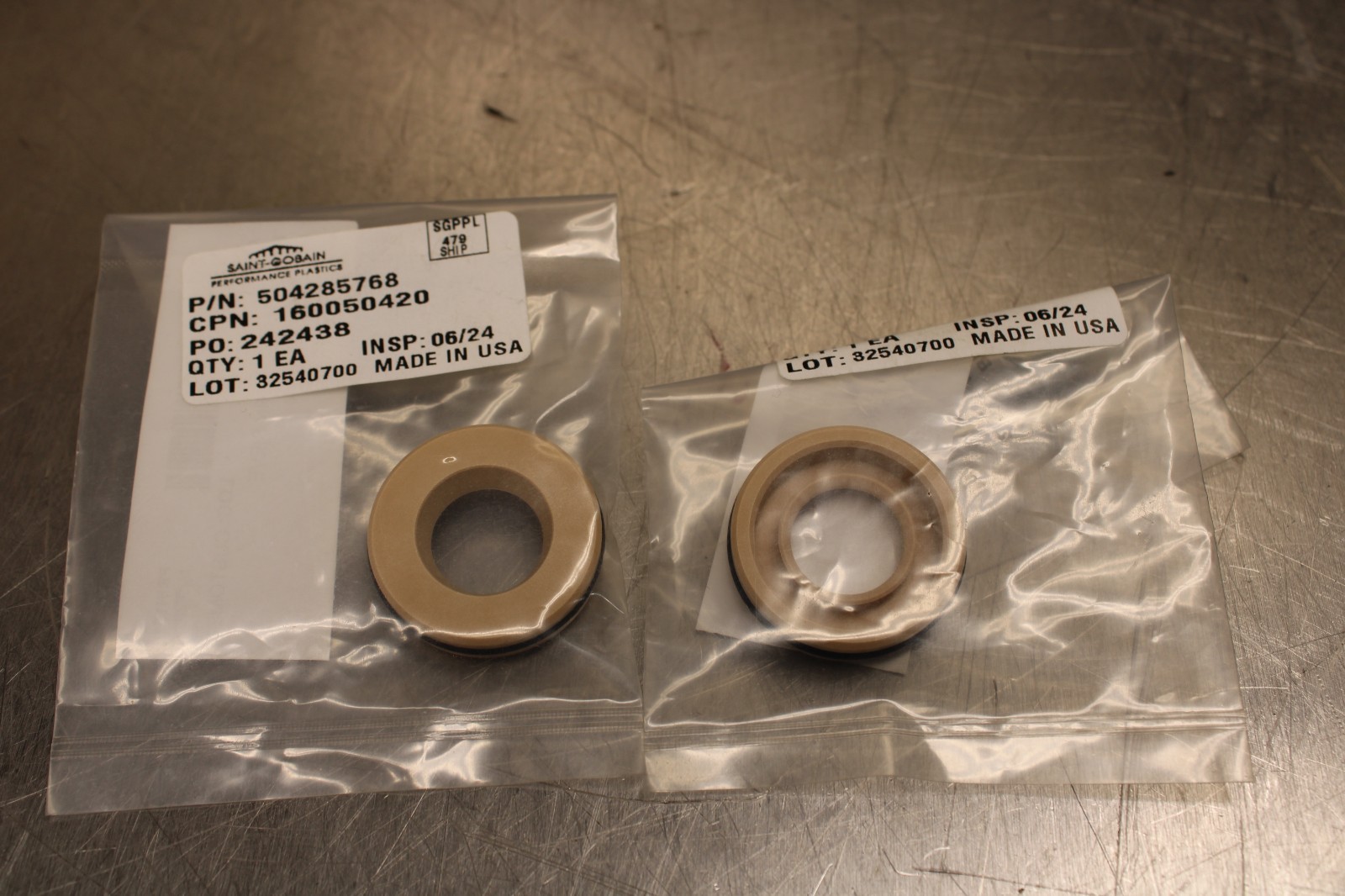 Powder Coating Shaft Seal 123004 Saint Gobain 504285768 Lot of 2!