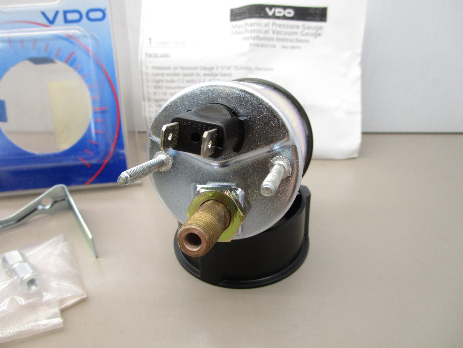 VDO 151070144 2″ GA-52 Single Tank Mechanical Air Pressure Gauge 0-150psi