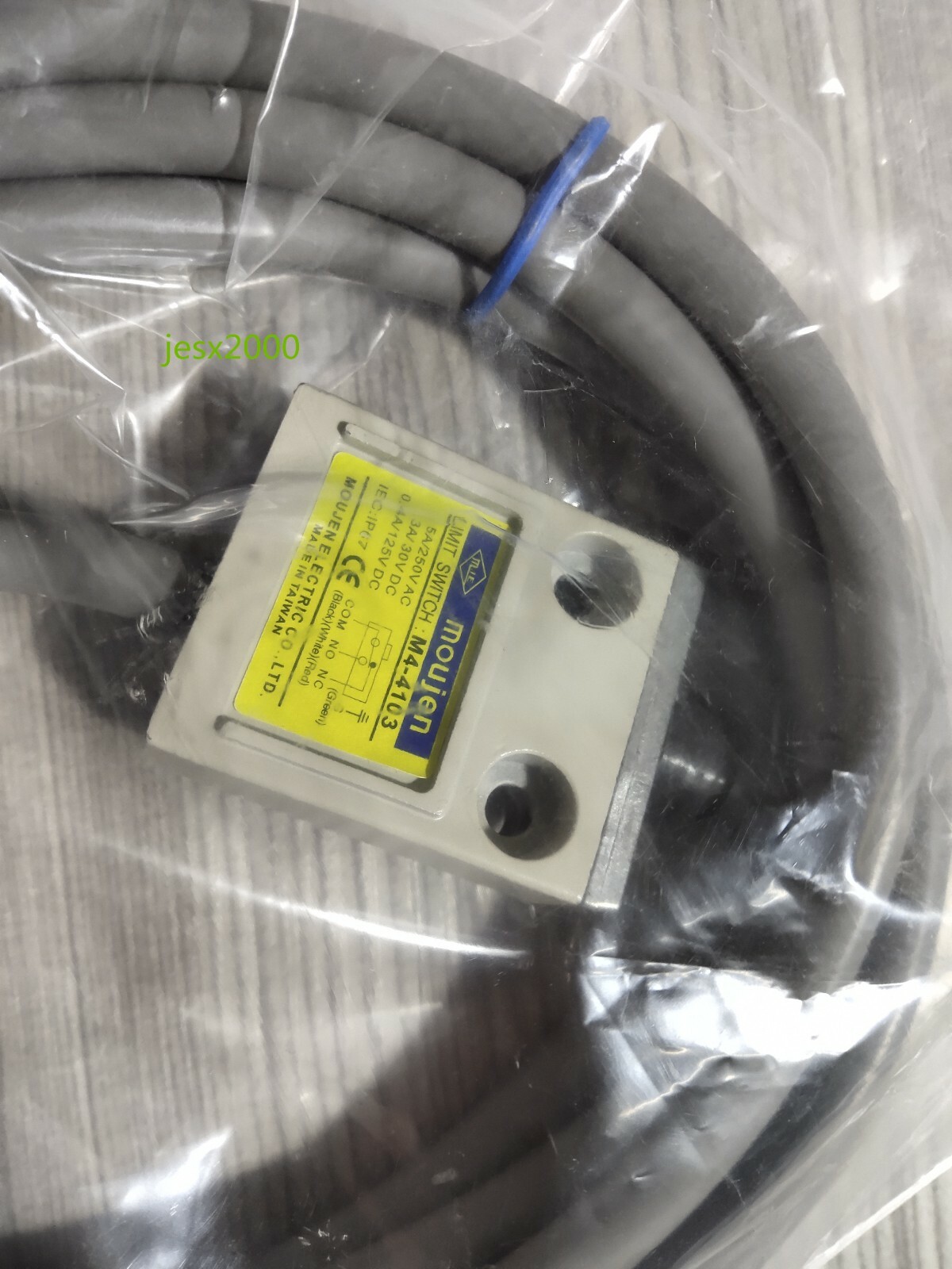 1PC Moujen limit switch limit switch M4-4103