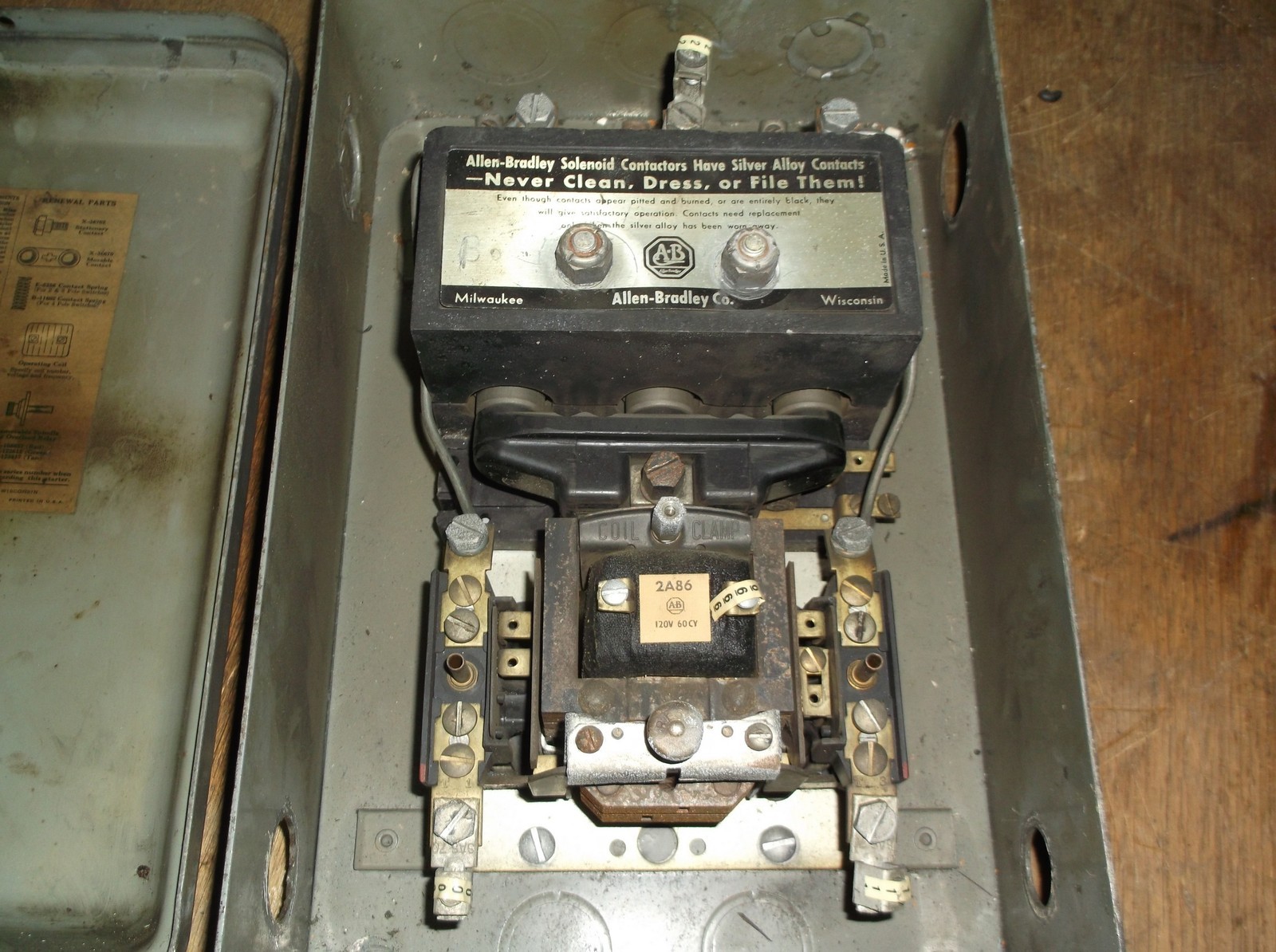 Allen Bradley Bulletin 815 Type B2 Form 815-139 w/ Enclosure sz 2 2A86 120V 60CY
