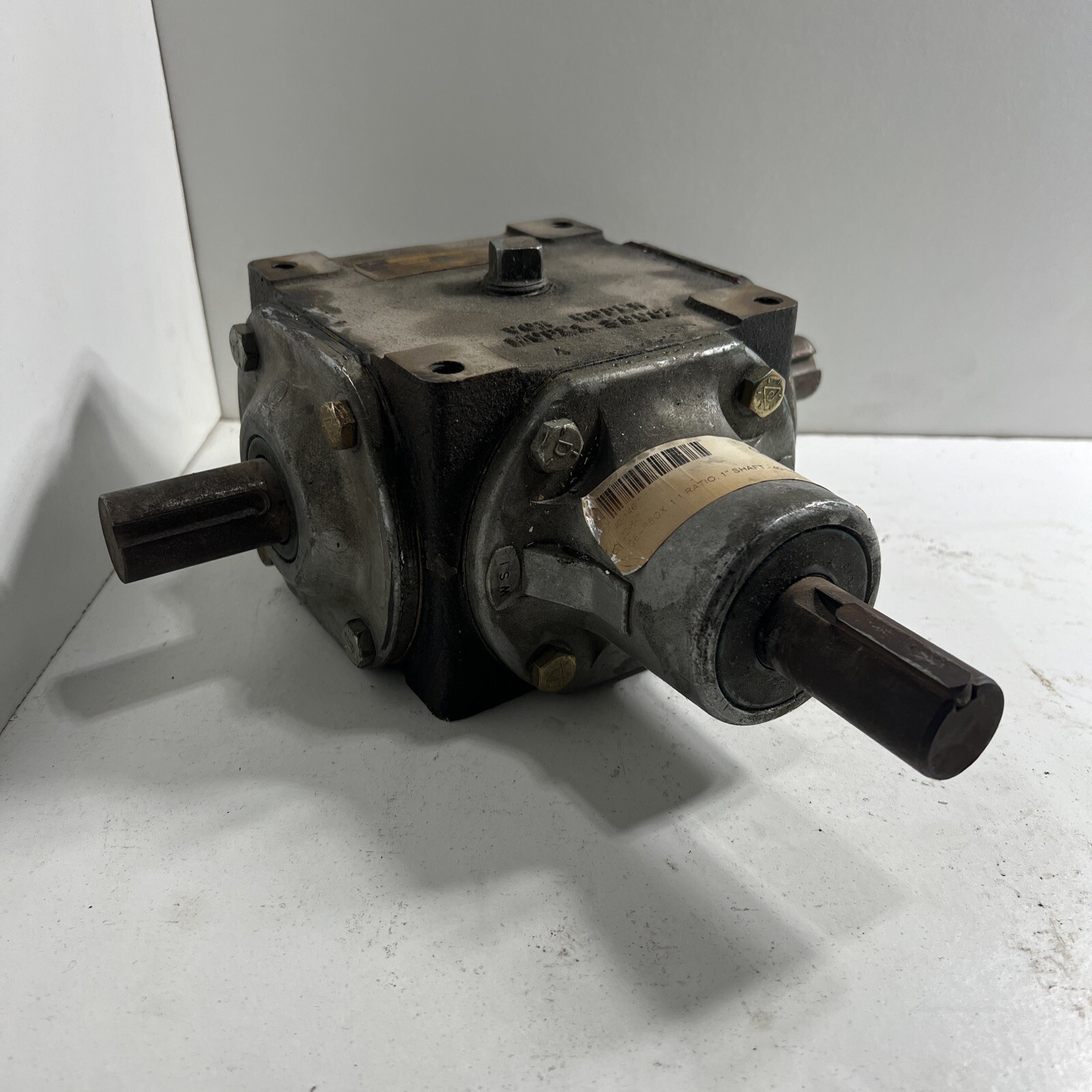 VON RUDEN 90002 GEAR REDUCER TEE * USED * 40-146 s/n 43172 DT.338 1:1 E/G
