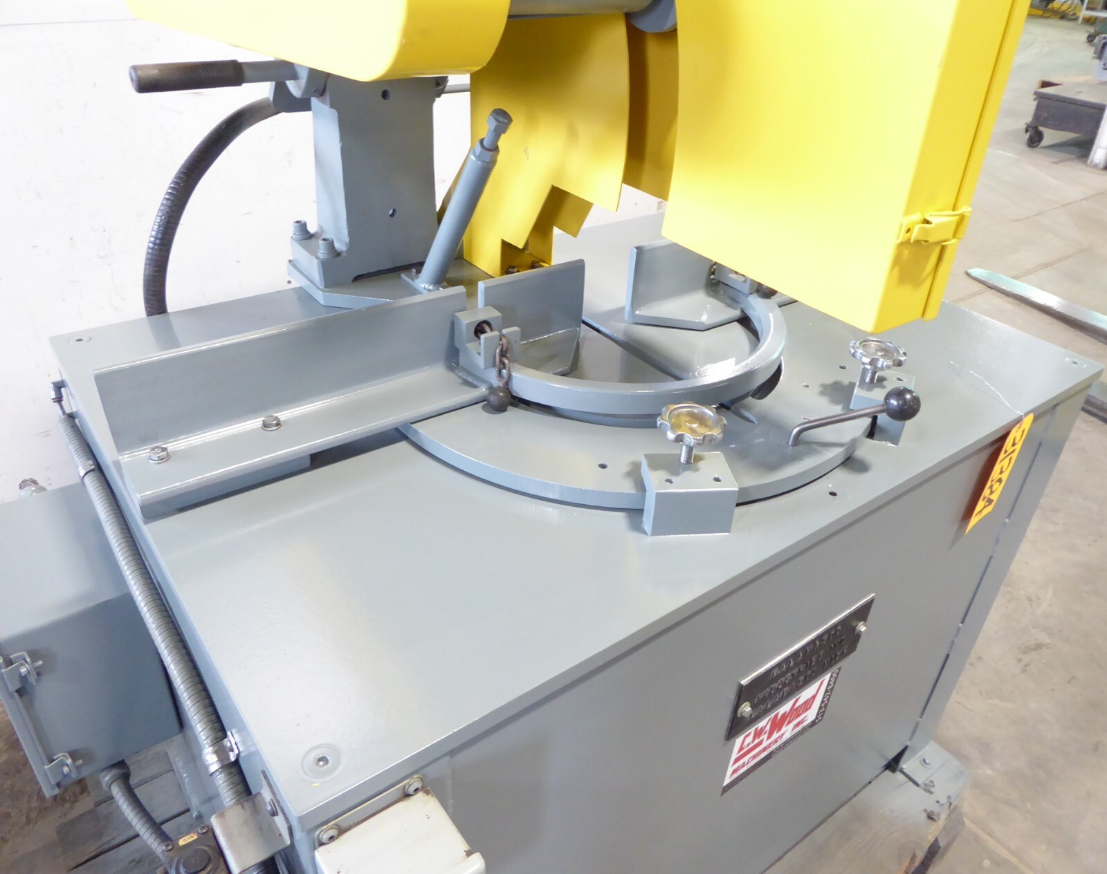 20″/22″ Kalamazoo Abrasive Saw KM20-22, Double Miter, Air Vise, 20 HP, 4″ Solids