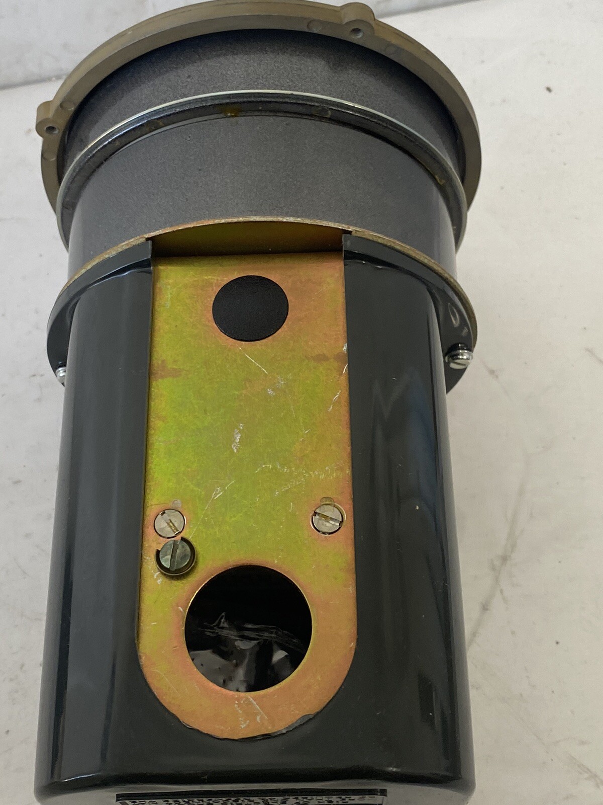 DWYER A3030 120/240VAC 10A 25PSI W25K. NIB