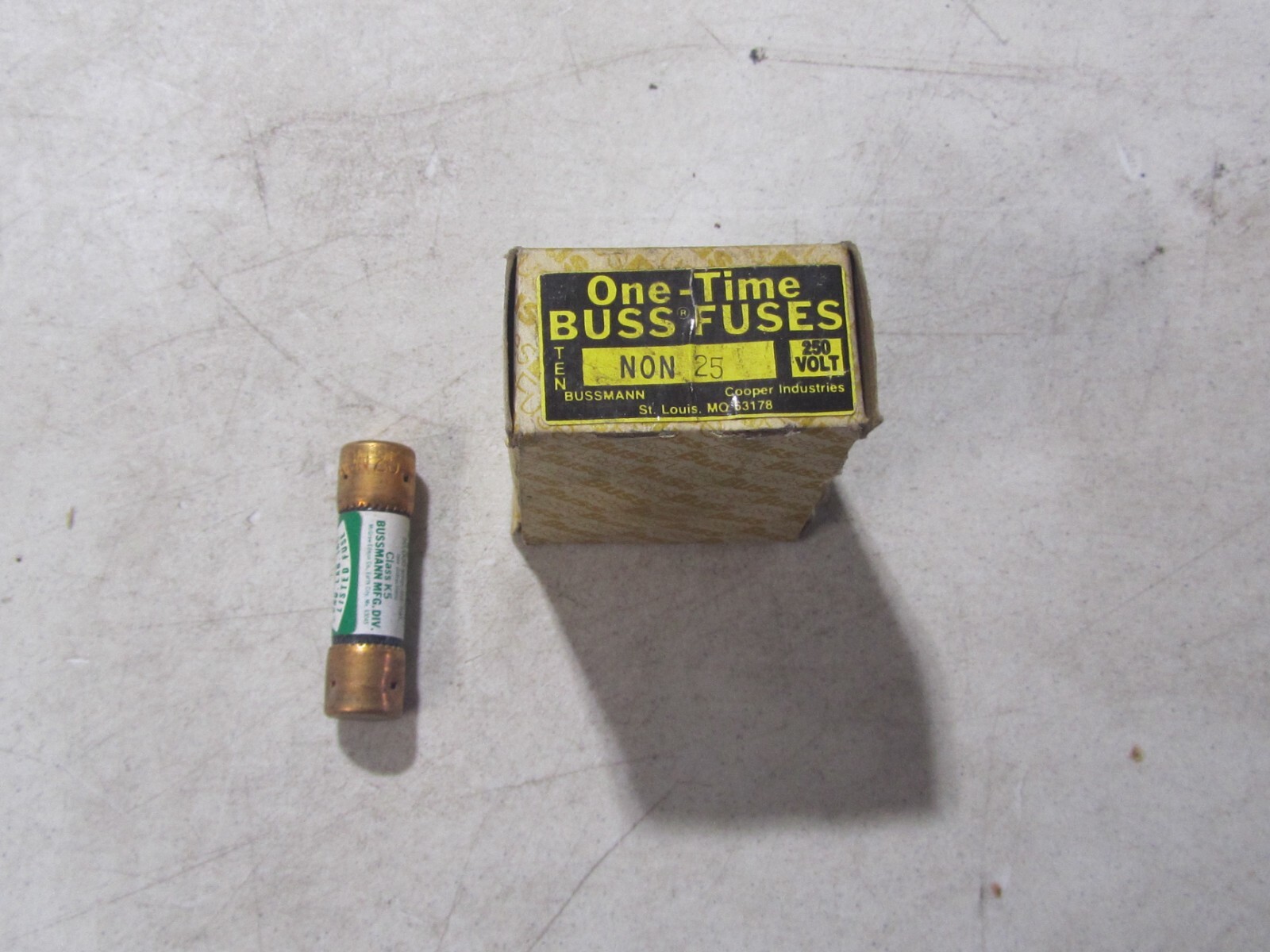 Box of 10 BUSS NON-25, One-Time Fuses