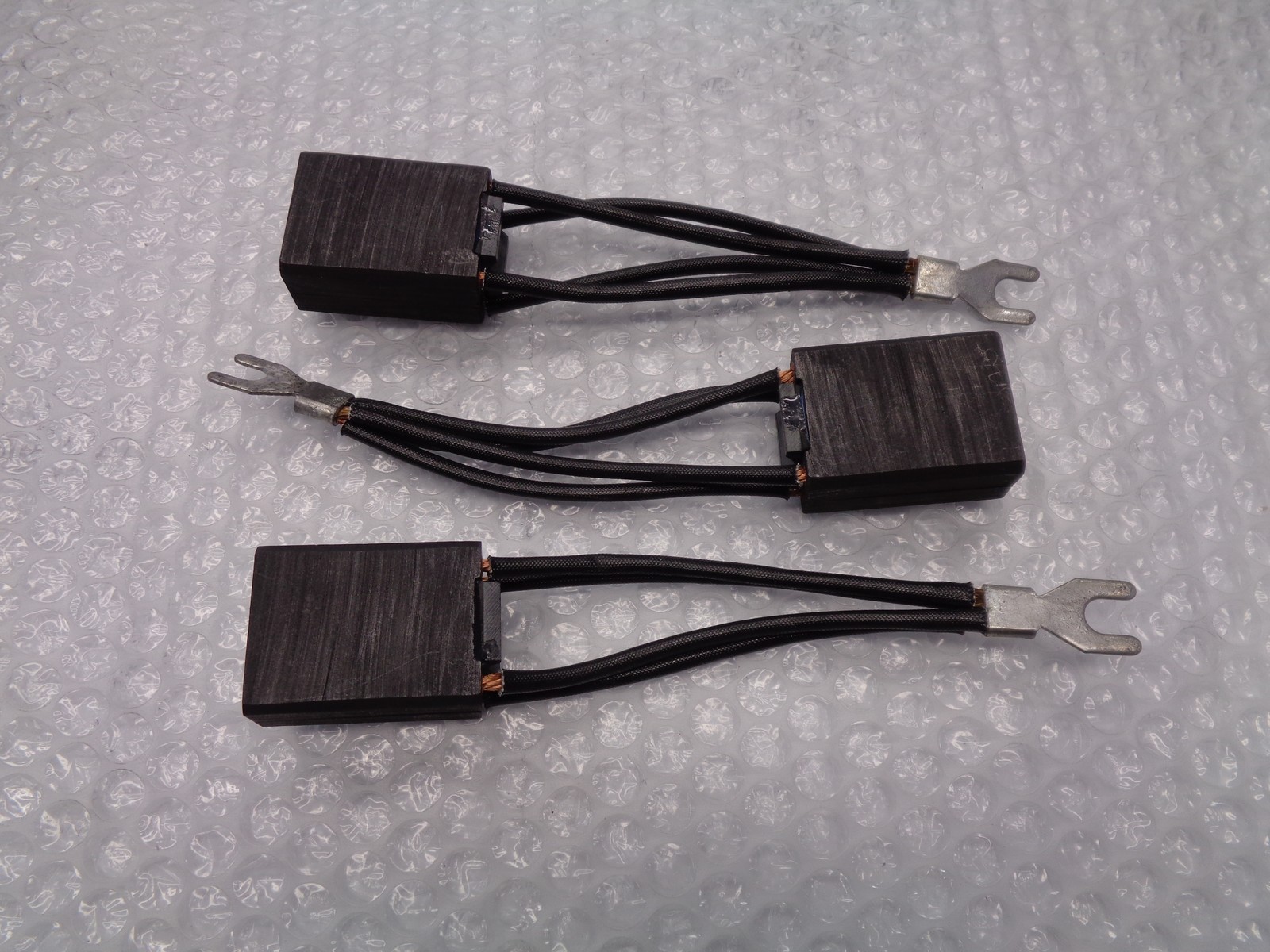 SOUTH LAND 2628-142029 CARBON BRUSH LOT OF 3 NSNP