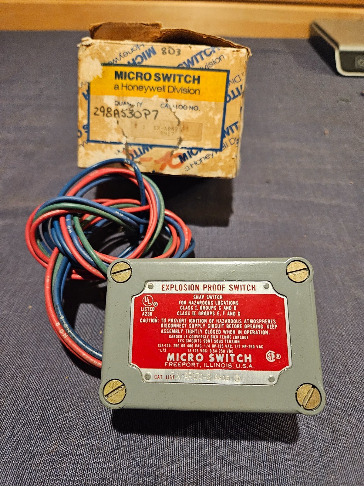 Honeywell EX-AR471-3 MICRO SWITCH Hazardous Location Switches: EX Series