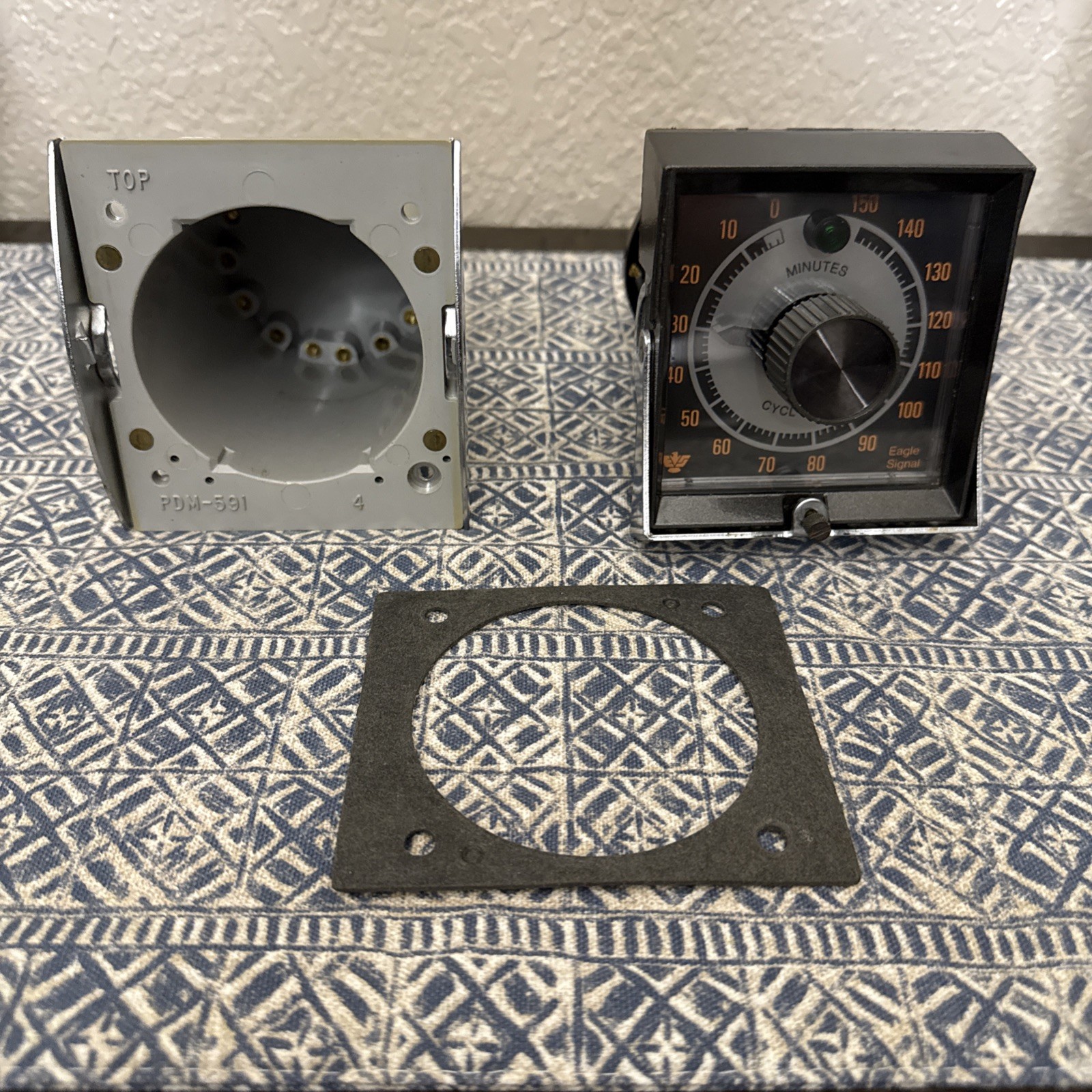 Eagle Signal HP57A6 Analog Timer, 0 to 150 Min, 10A, 120 VAC, HP5 CYCL-FLEX Ser.