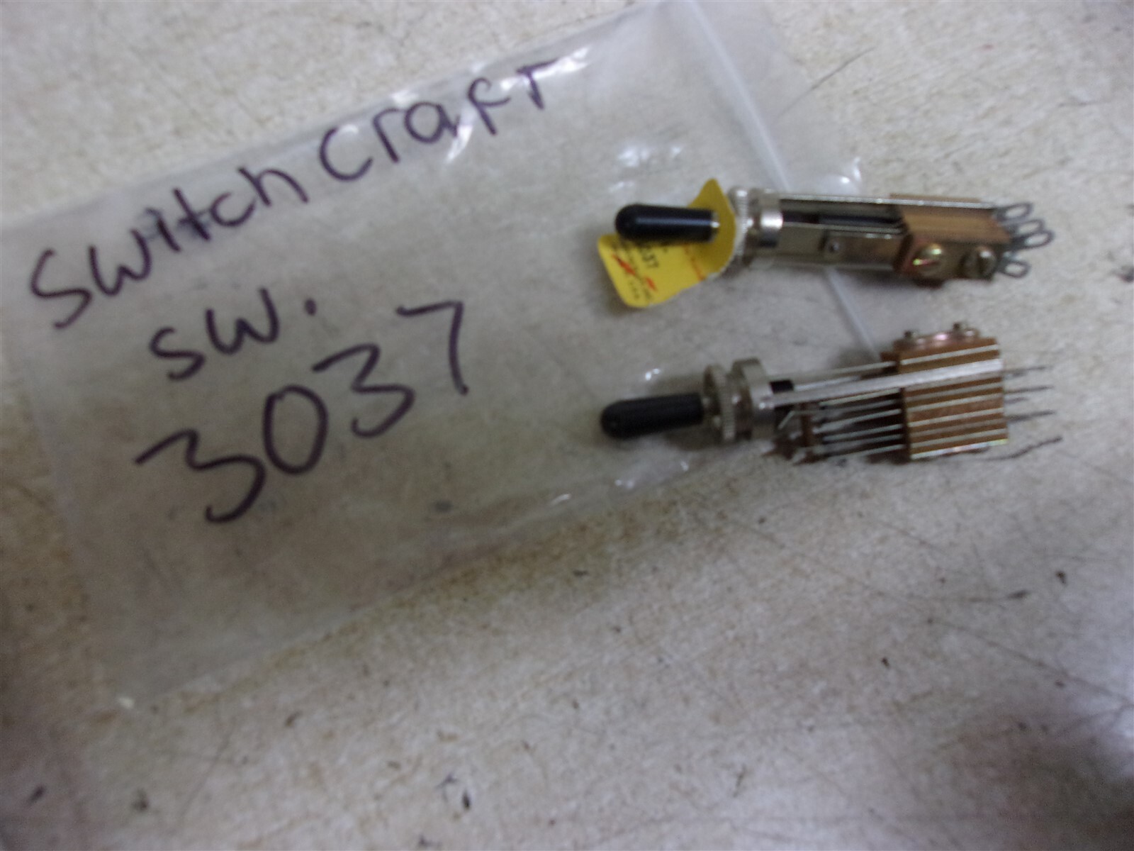 NEW Switchcraft SW. 30372 Toggle Switches Lot of 2 *FREE SHIPPING*