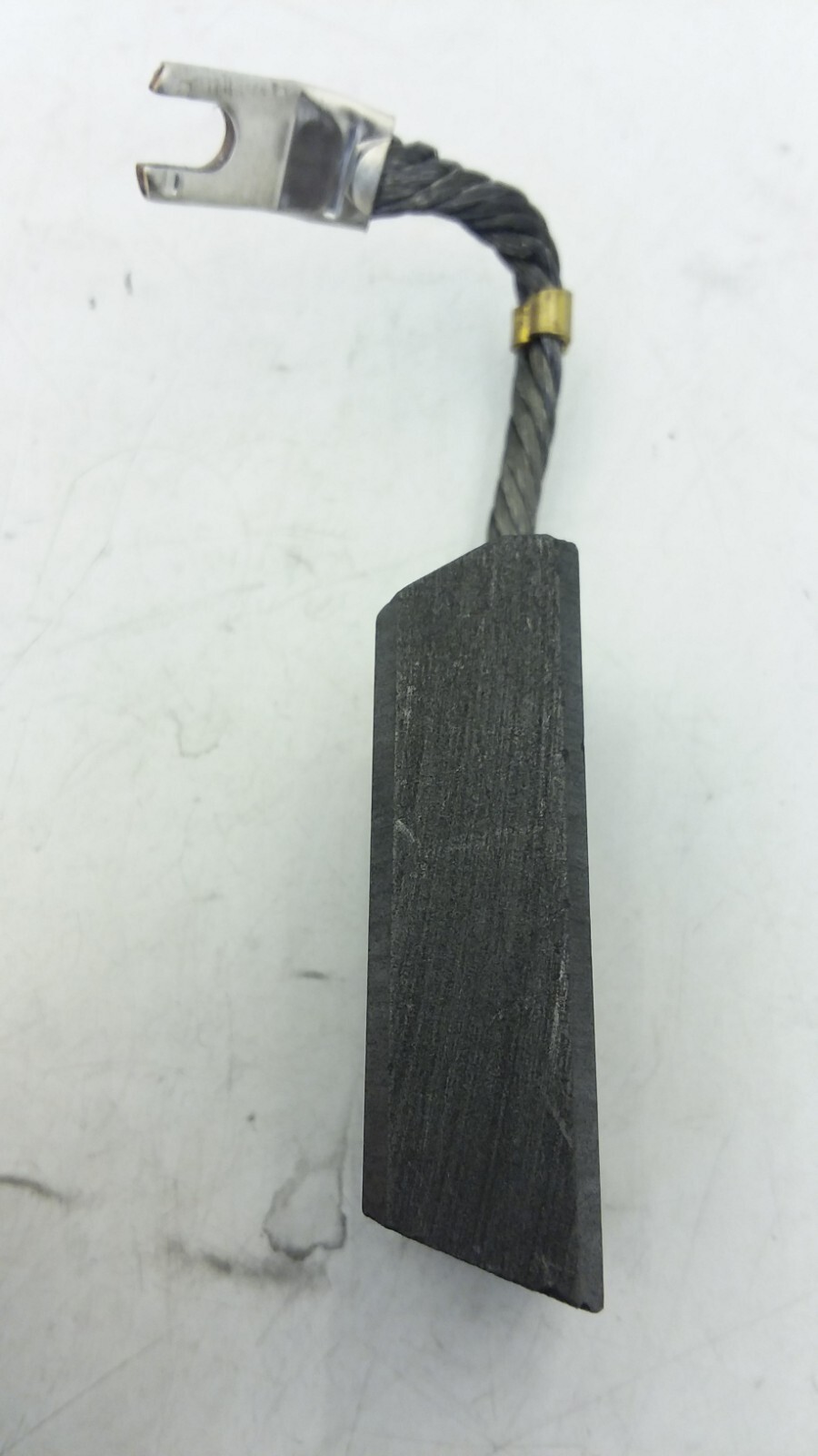 GENERAL ELECTRIC SB-R313 CARBON MOTOR BRUSH SIZE 5/8 X 1 5/8 X 2 1/4 INCH