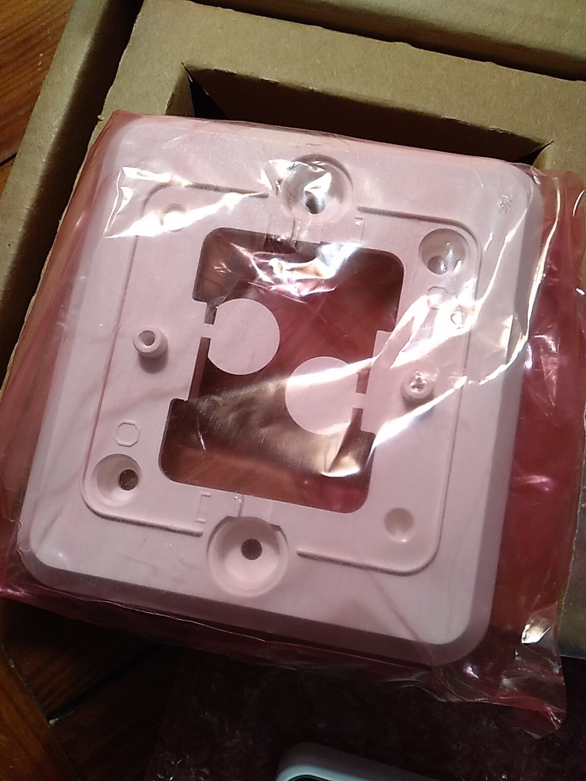 Assa Abloy #AH20 Wiegand Hub 1:1