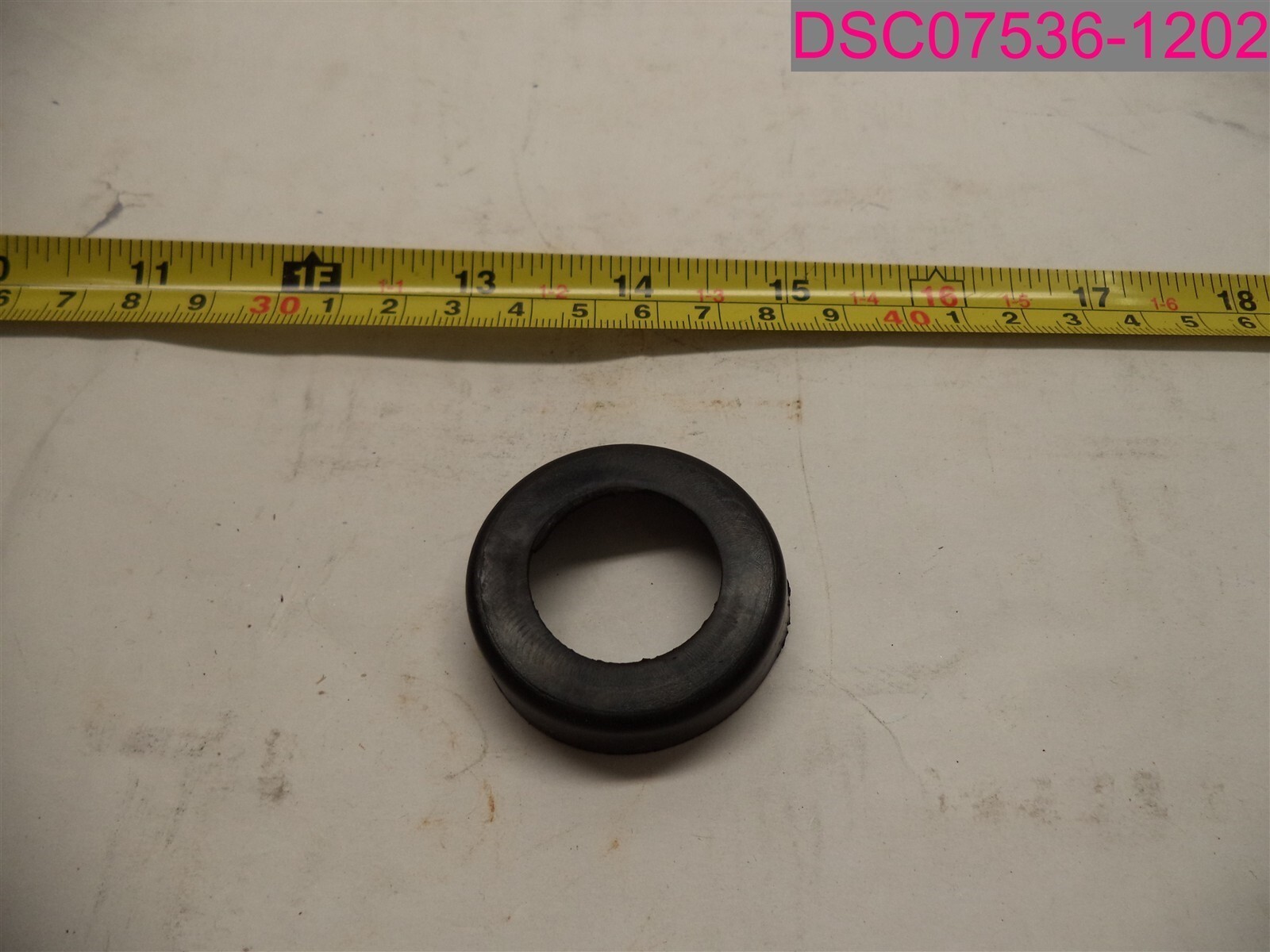 QTY=3500 (7 Bags of 500); Z1025 Black Rubber 1-5/8″ OD, 15/16″ ID, 5/8″ Height