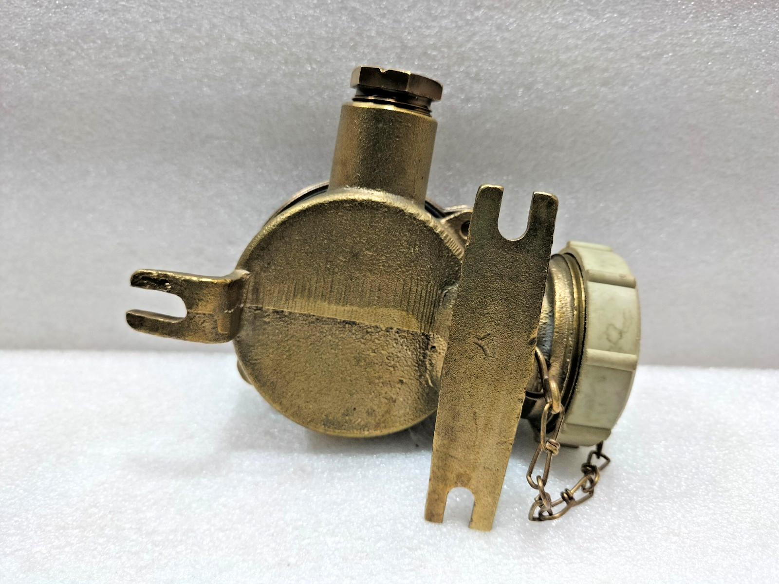 WISKA BRASS HNA SOCKET 250V 16A IP56