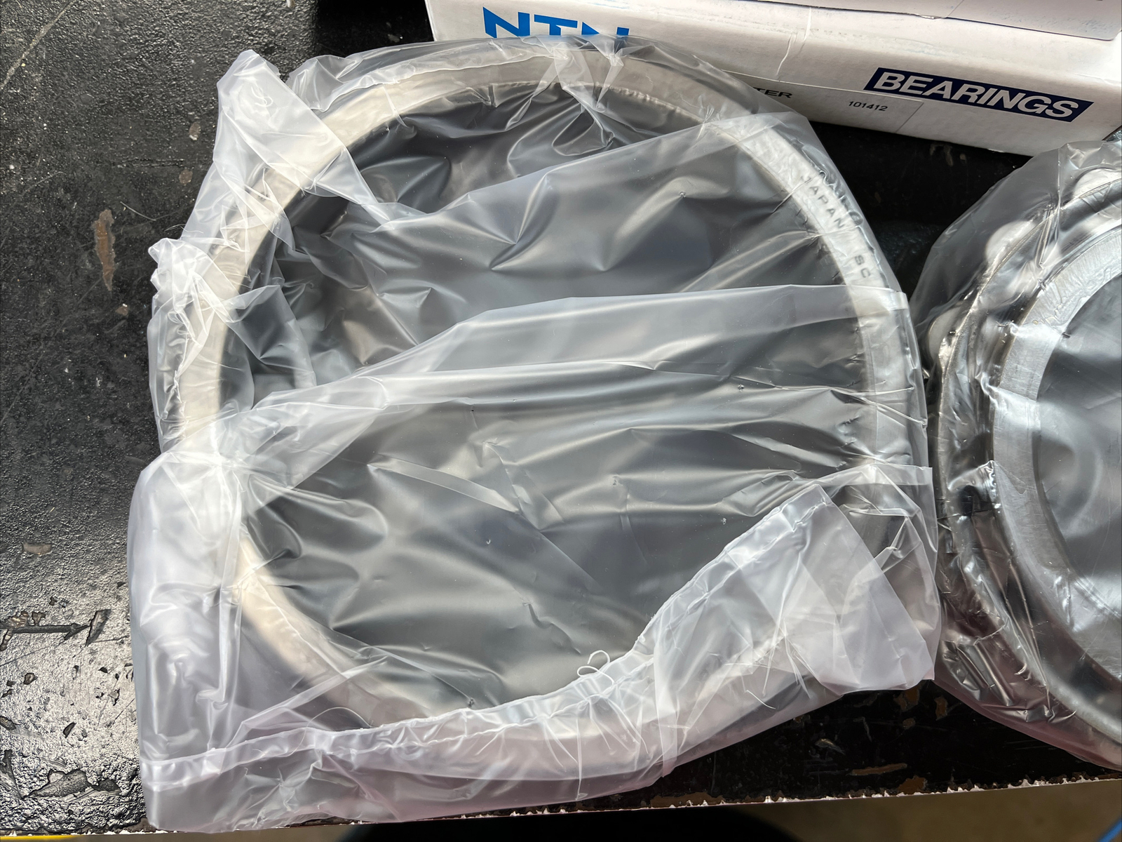New NTN NF218 Cylindrical Roller Bearing Inner Bearing Unit And Outer Race