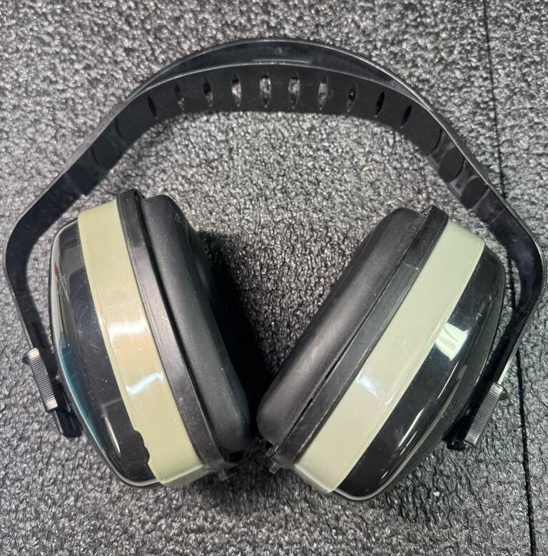 Honeywell Howard Leight Viking V3 Black Earmuffs