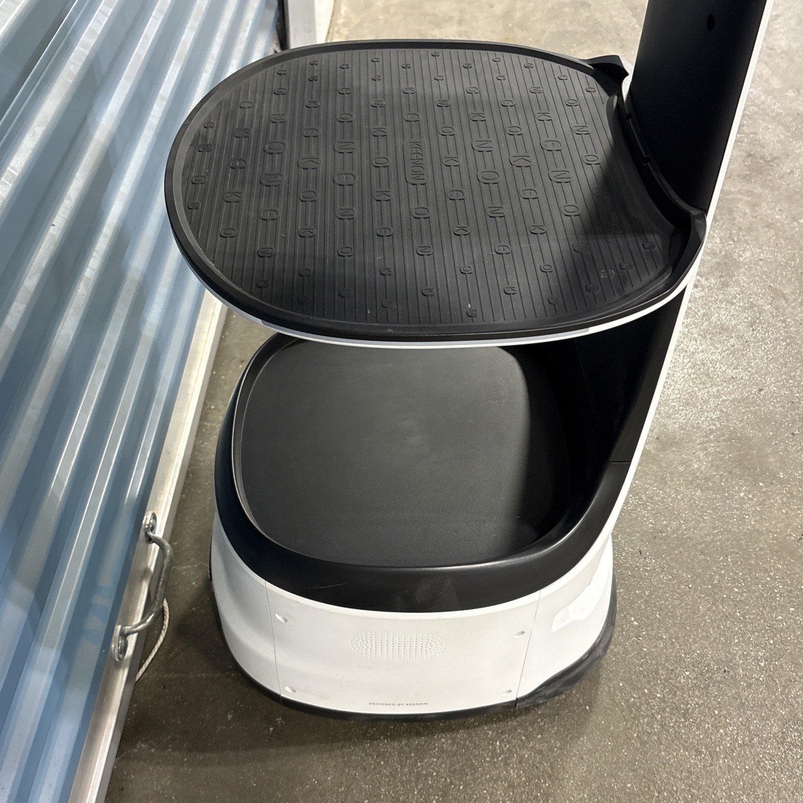 Keenon Dinerbot T8 – Personal Assistant Service Robot