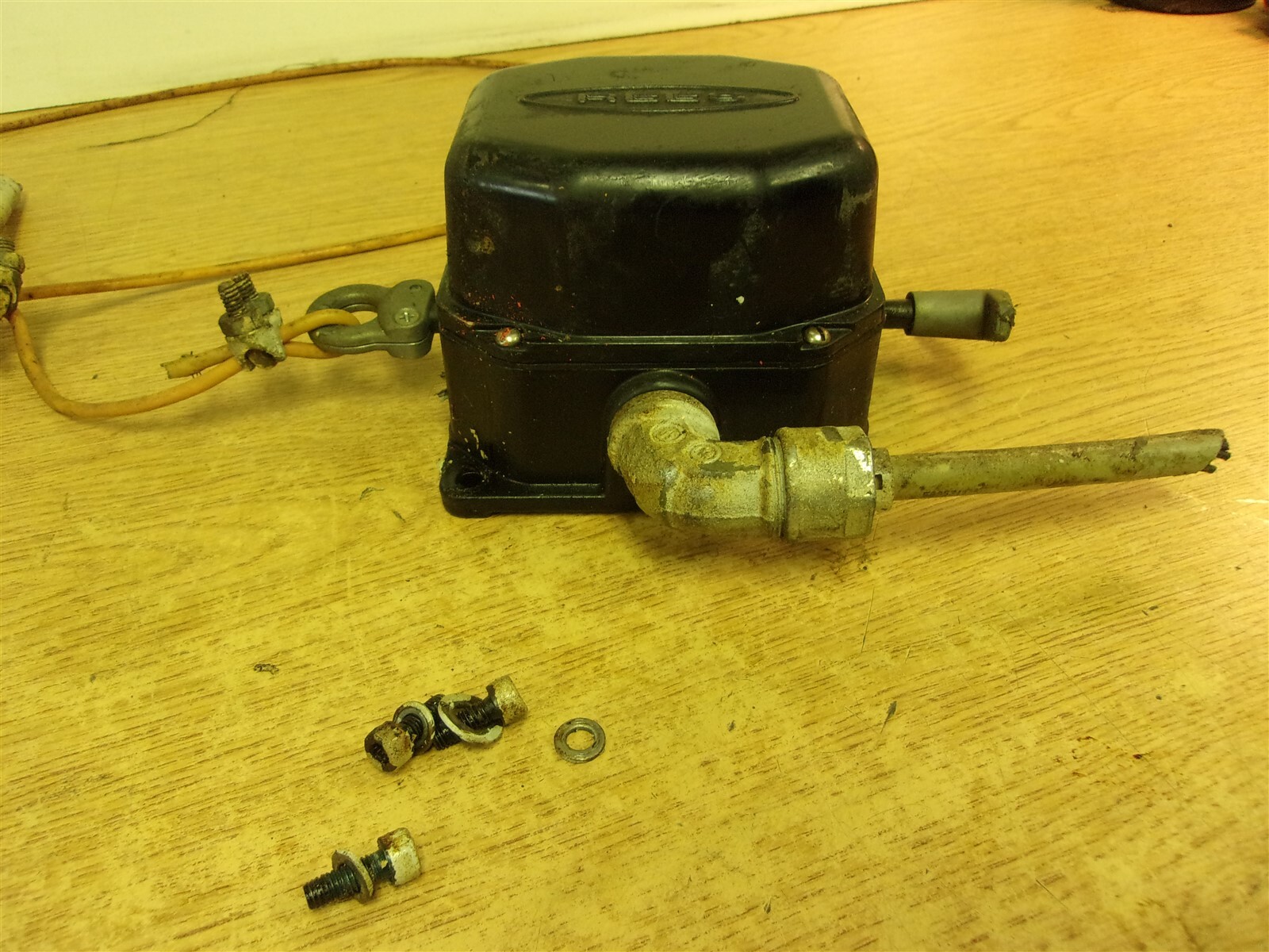 Rees 04944-000 Cable Operated Safety Switch w/ 3 Mounting Screws *FREE SHIPPING*