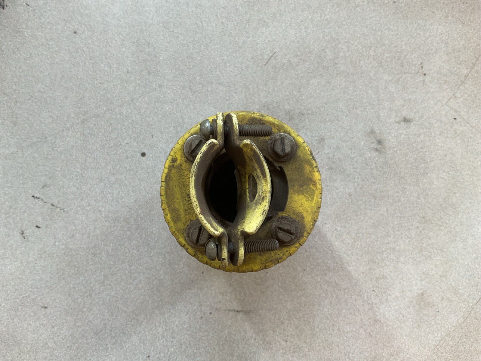 HUBBELL HUBBELLOCK Male Case PLUG 60A 600V 60 AMP steel cover Yellow