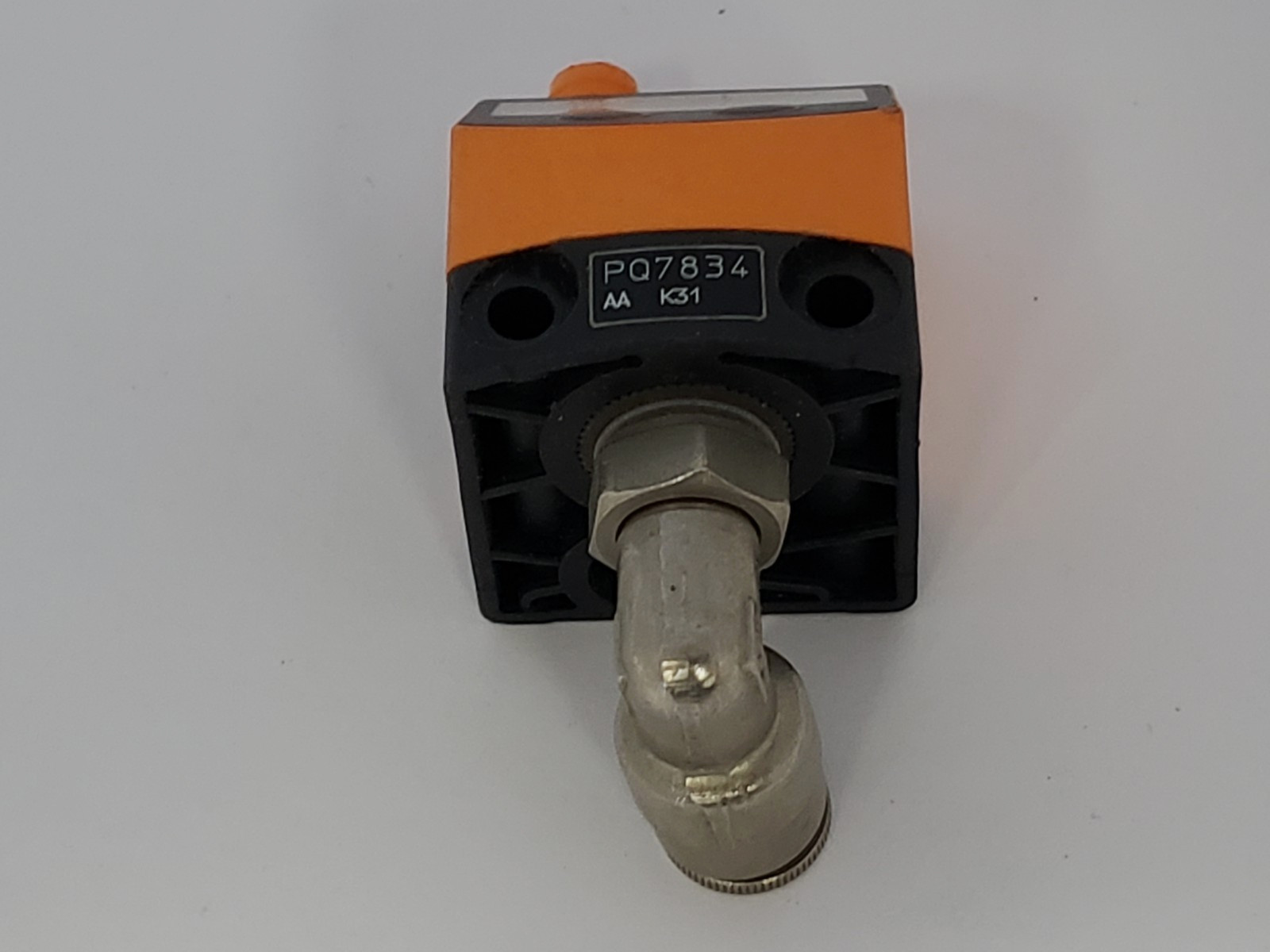 IFM ELECTRONIC PQ7834 PNEUMATIC PRESSURE SENSOR 4 PIN 32 VDC PNP NO NC
