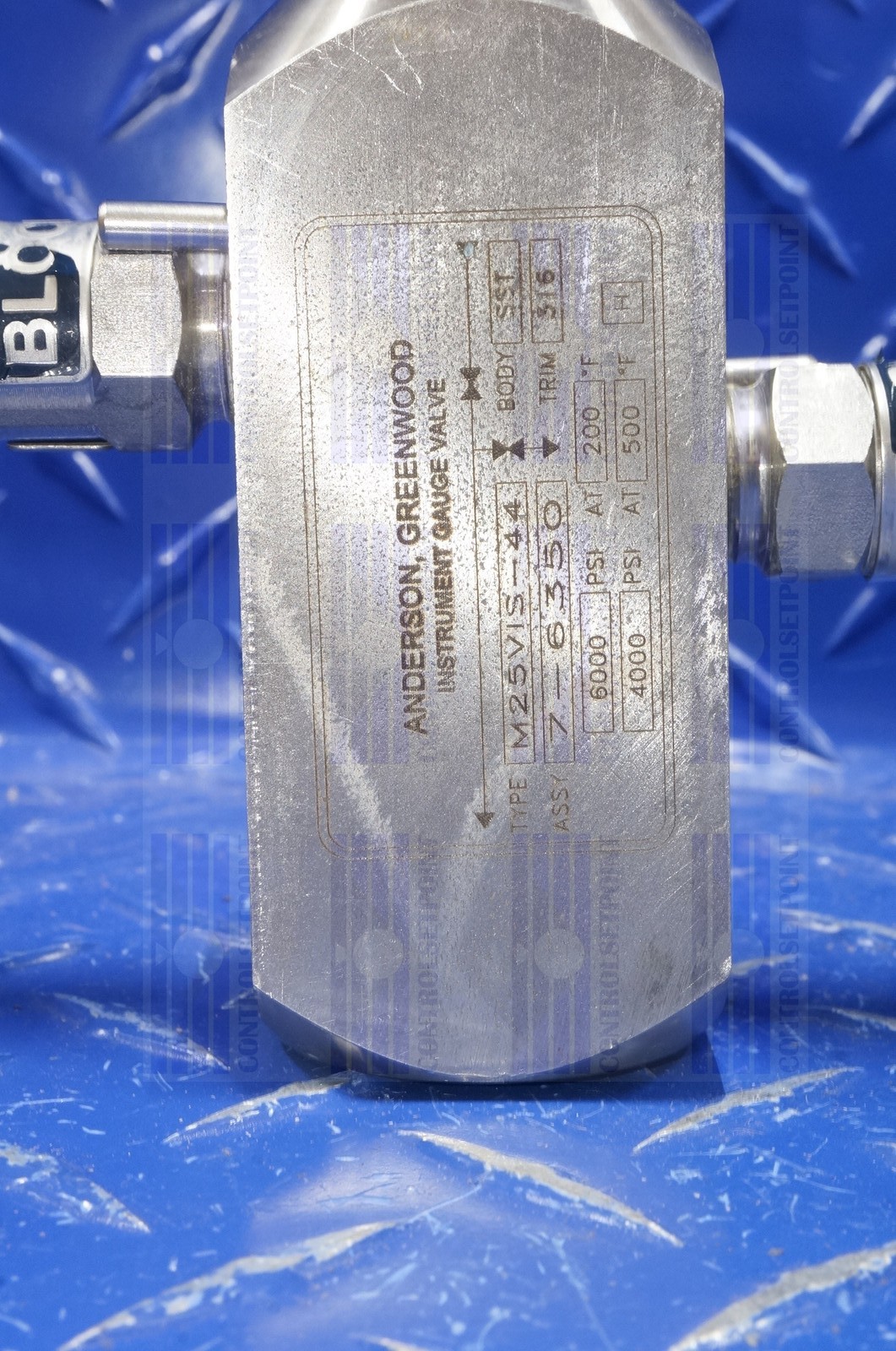ANDERSON GREENWOOD MANIFOLD M25VIS-44 USD 2 VALVE MANIFOLD