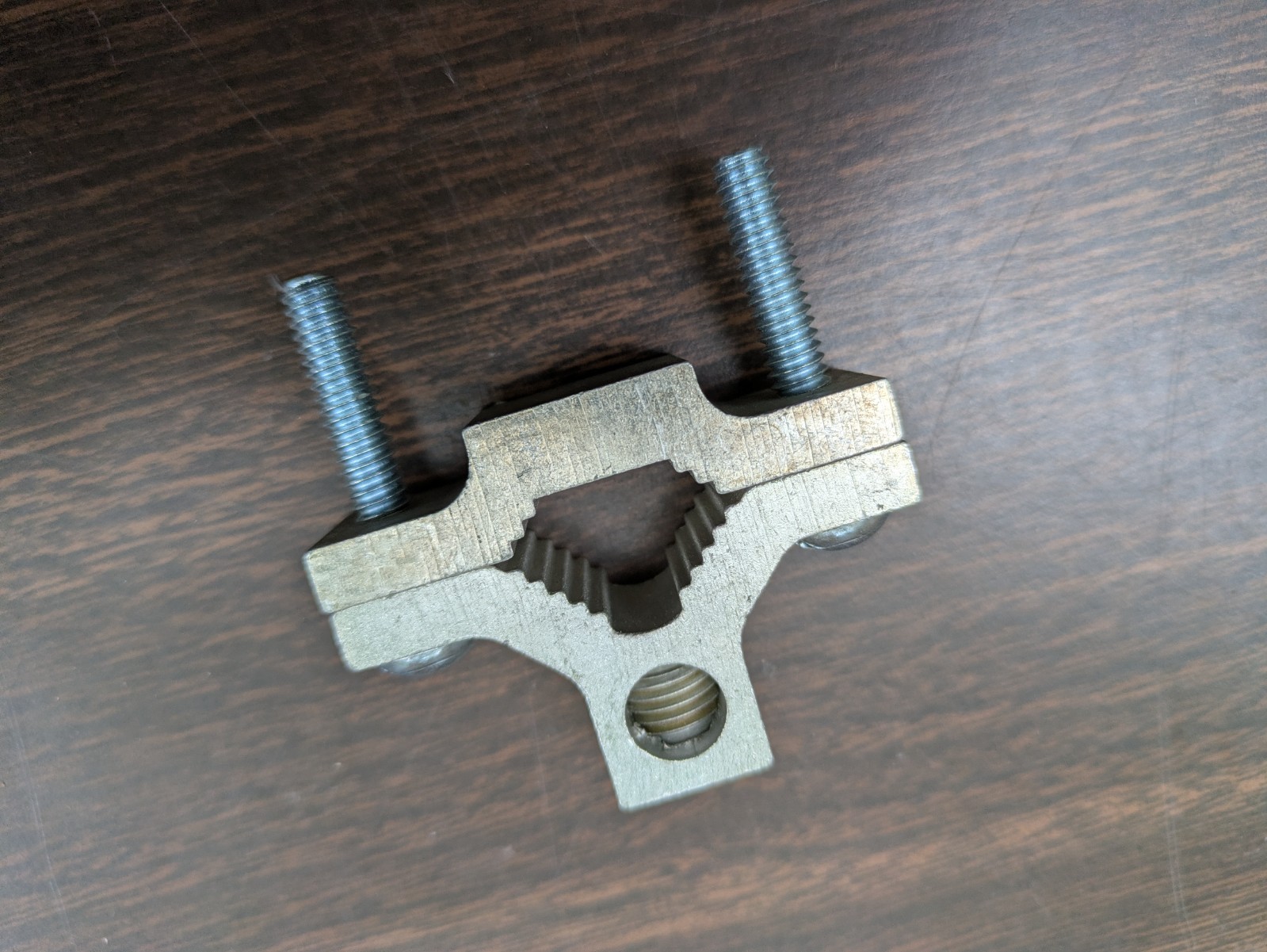(5) Ilsco AGC-1 Aluminum Alloy Dual Rated Ground Clamp 1/2 – 1 Inch 1/0-14 AWG