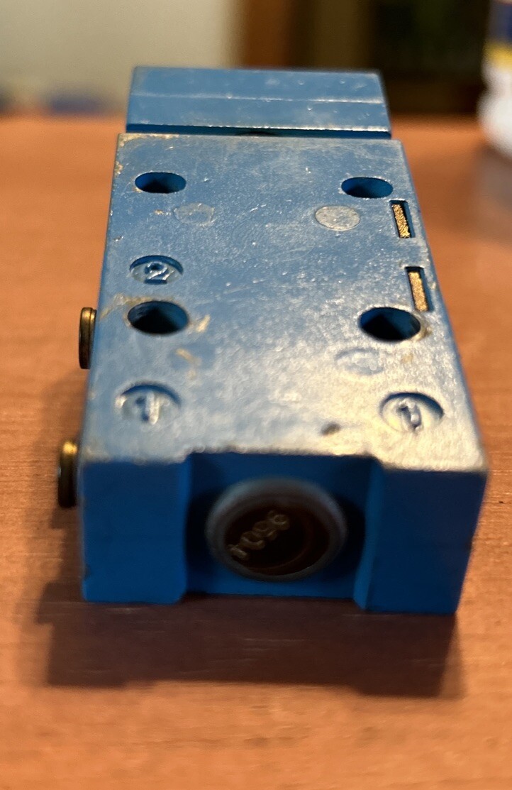 Crouzet 81 922 0 Pneumatic Limit Switch B247235. Used Condition. B5