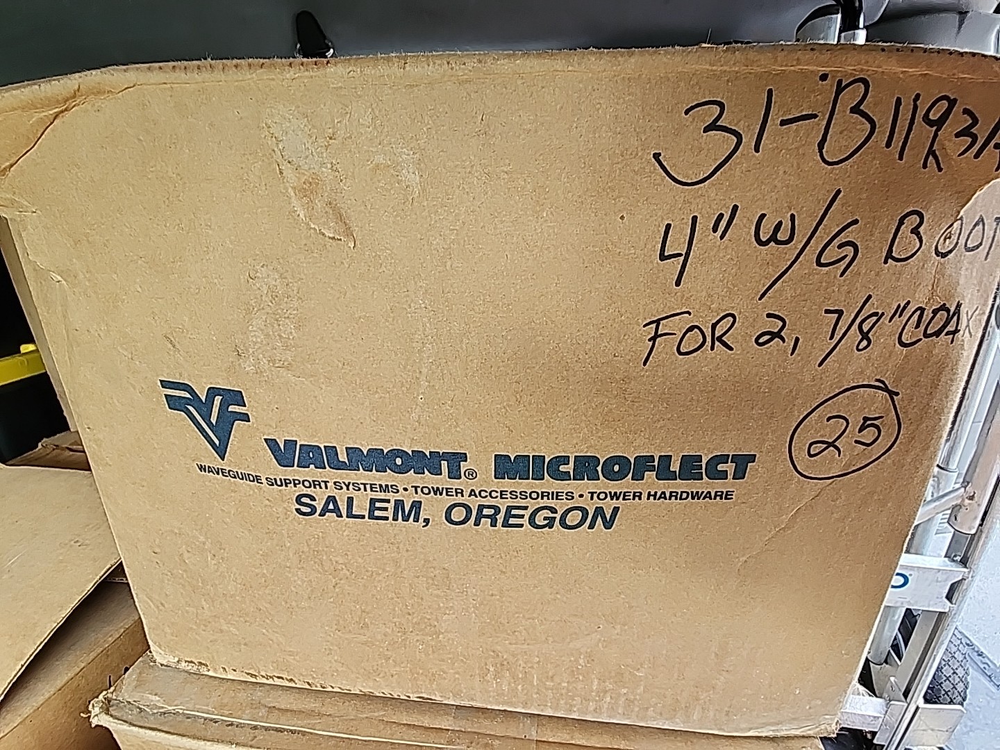 Lot of 25 -NEW! VALMONT MICROFLECT 31-B1193A W/G BOOT 4″ FOR 2, 7/8″ COAX [S1]