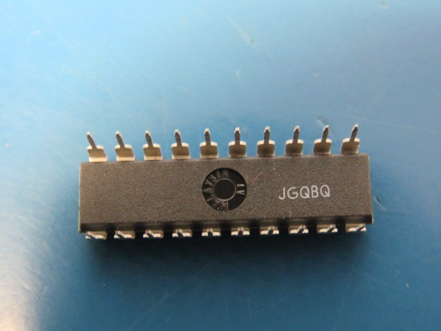 MOTOROLA MCM6268P25 Qty of 20 per Lot 4Kx4 2545nS SRAM CMOS 68