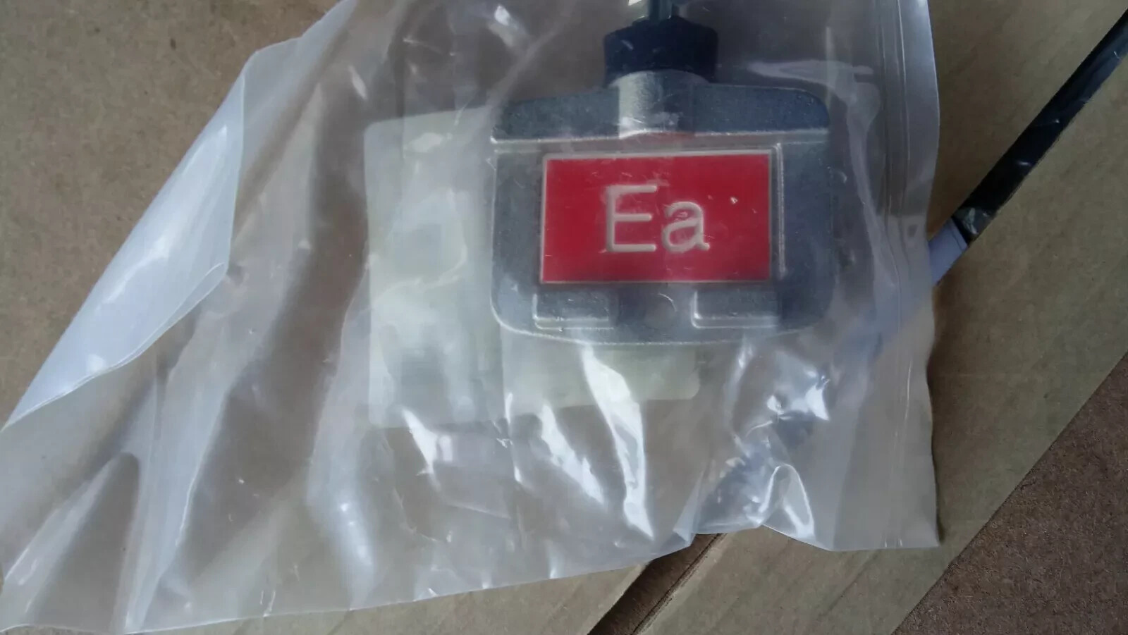 New Allen Bradley 440T-AKEYE10EA 440T-AKEYE10 “Ea” Interlock Key – KEY ONLY