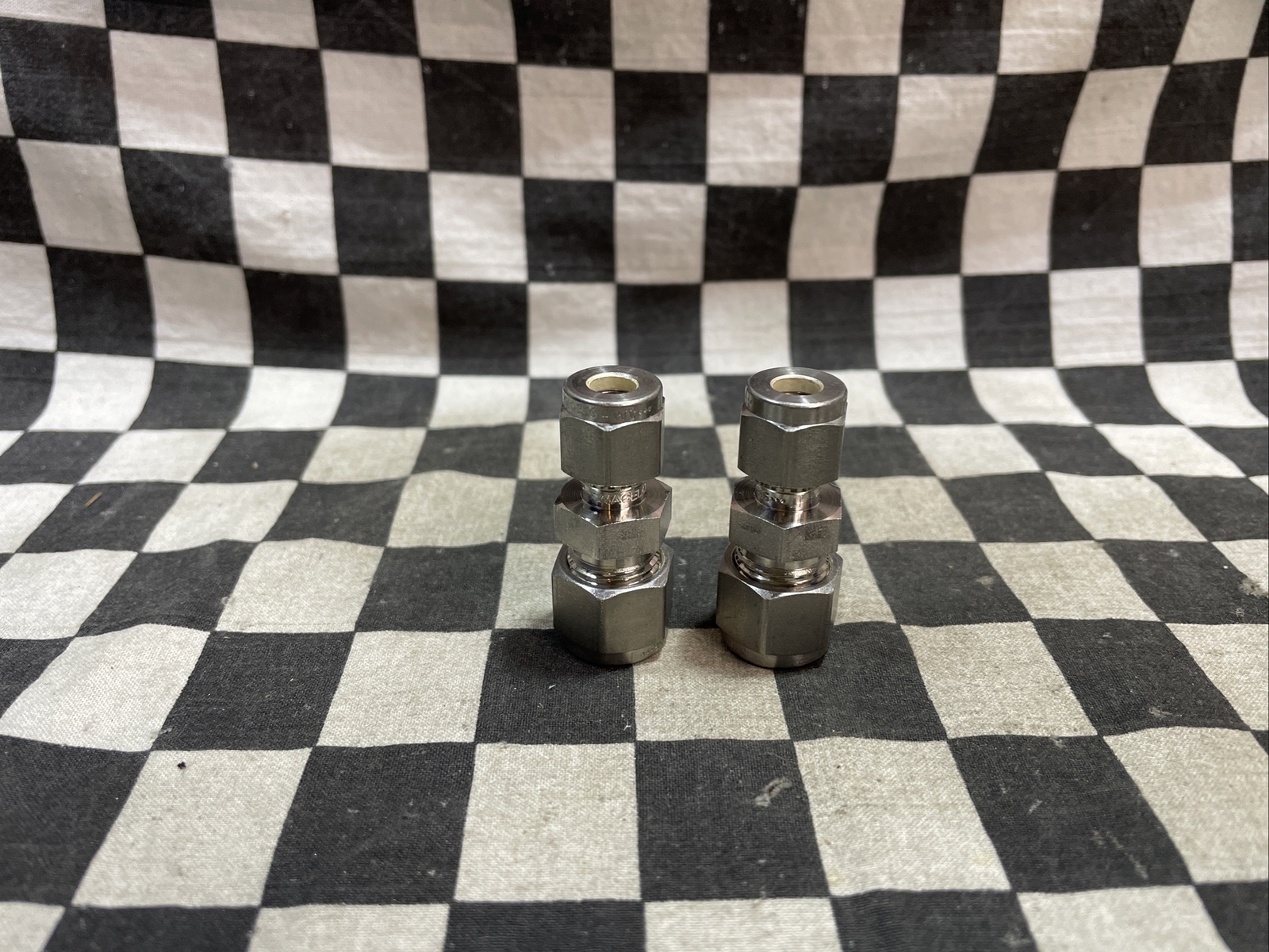 SWAGELOK SS-600-6-4, UNION REDUCER 3/8″ X 1/4″, LOT OF 2, SHIPSAMEDAY #E56
