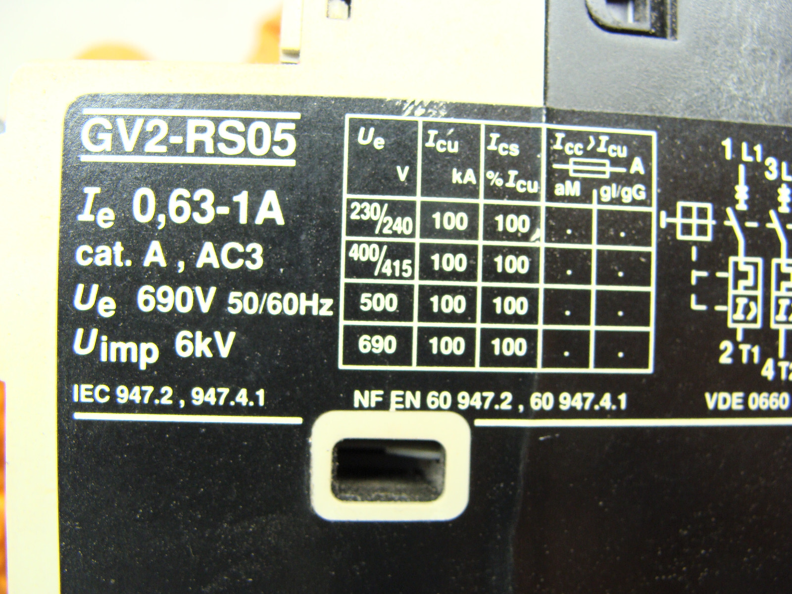TELEMECANIQUE CIRCUIT BREAKER GV2-RS05 W/GV2-AN11 AUX CONTACT