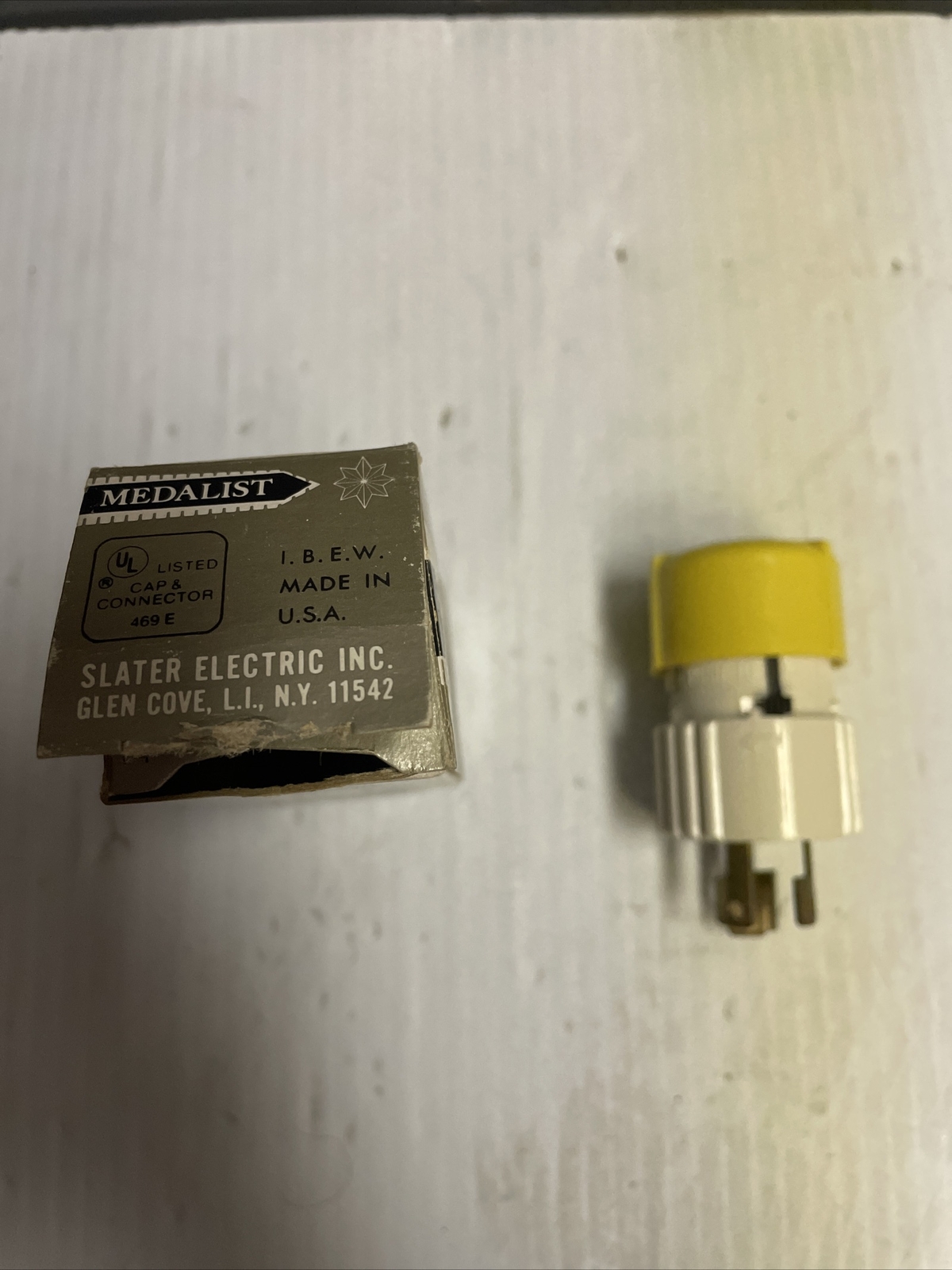 Slater 4729-C 15A 125V L5-15P 2P 3W Locking Blade Connector and Plug NIB