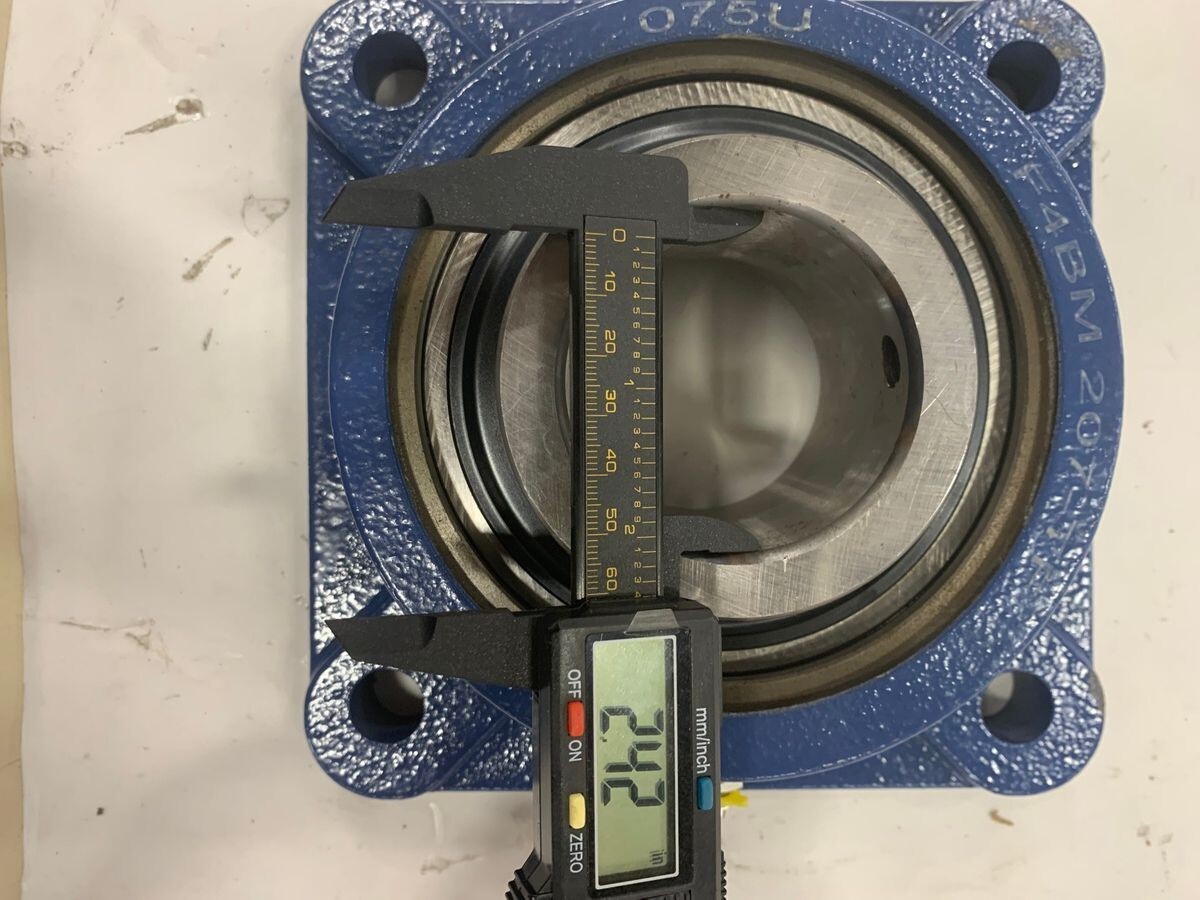 1 NEW SKF F4BM 207-TF 4 BOLT FLANGE BEARING NIB ***MAKE OFFER***