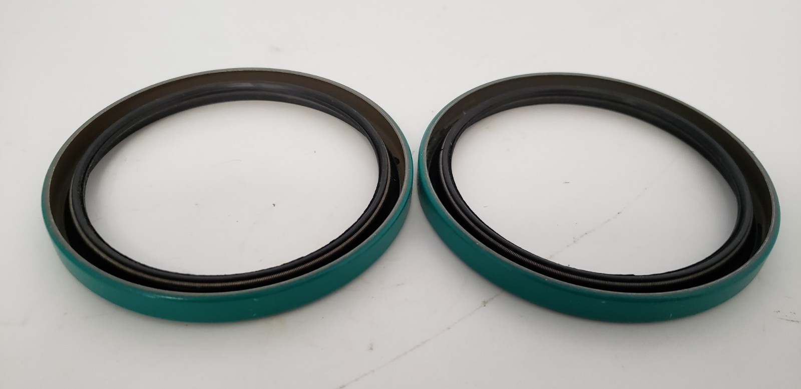 SKF 32330 SINGLE LIP OIL SEAL, 3.25 x 3.876 x 0.375″, CRW1 P (LOT OF 2) NIB