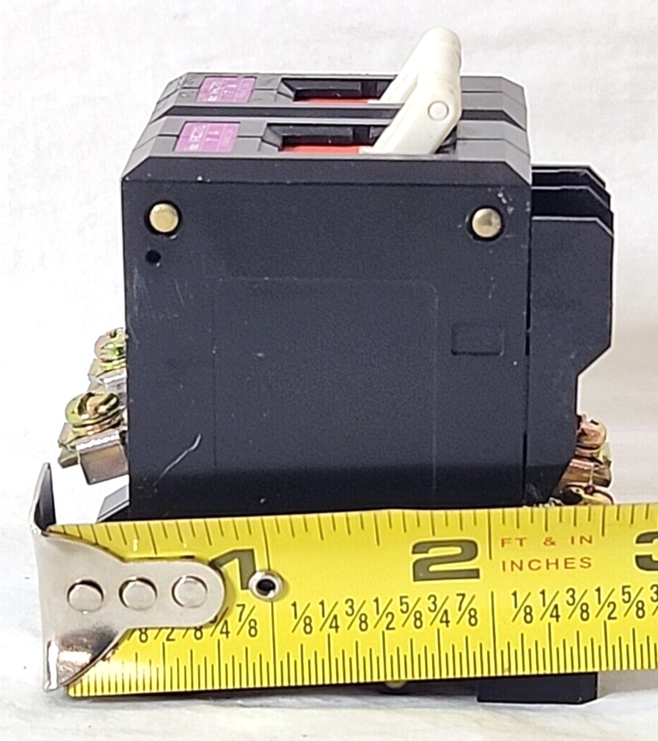 IDEC Izumi NRC211L 7A 2-Pole Circuit Breaker Max V 250V NRC 211L *New*
