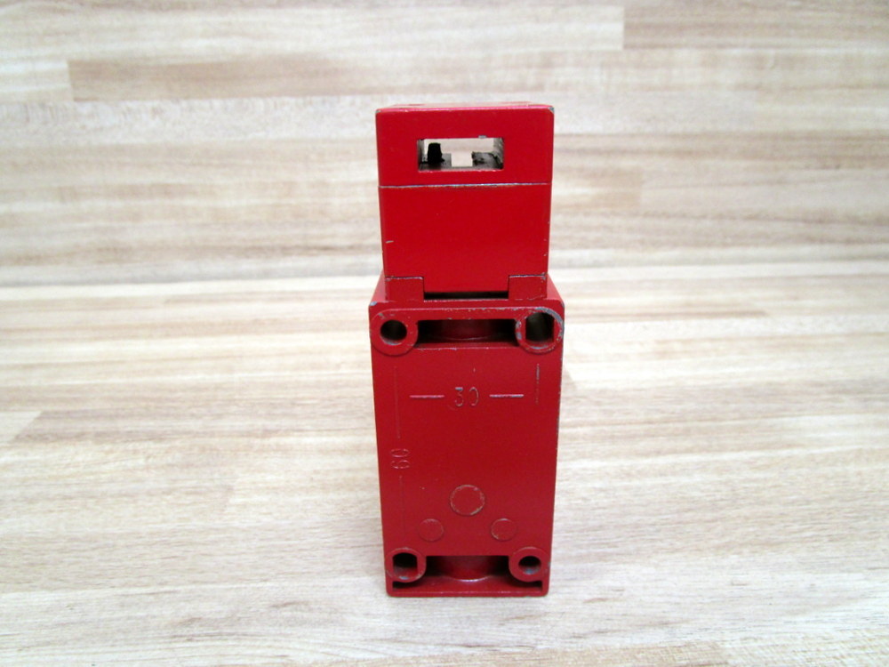 Telemecanique XCK-J5970 Limit Switch XCKJ5970 064722 W/O Key