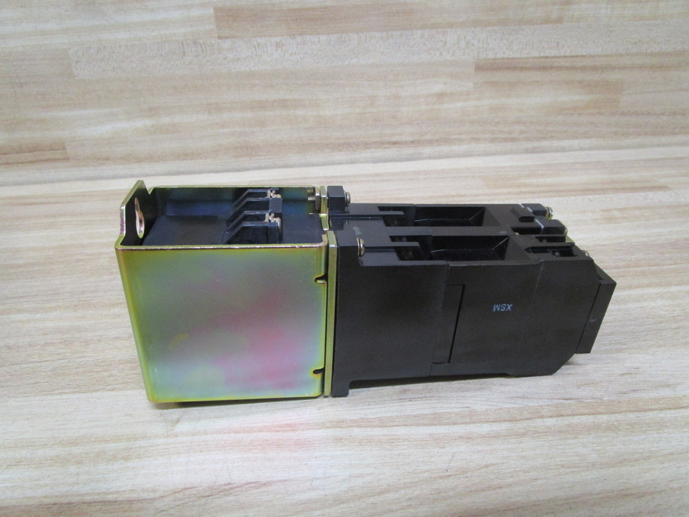 Allen Bradley 700DC-PT400Z24 Control Relay 700DCPT400Z24