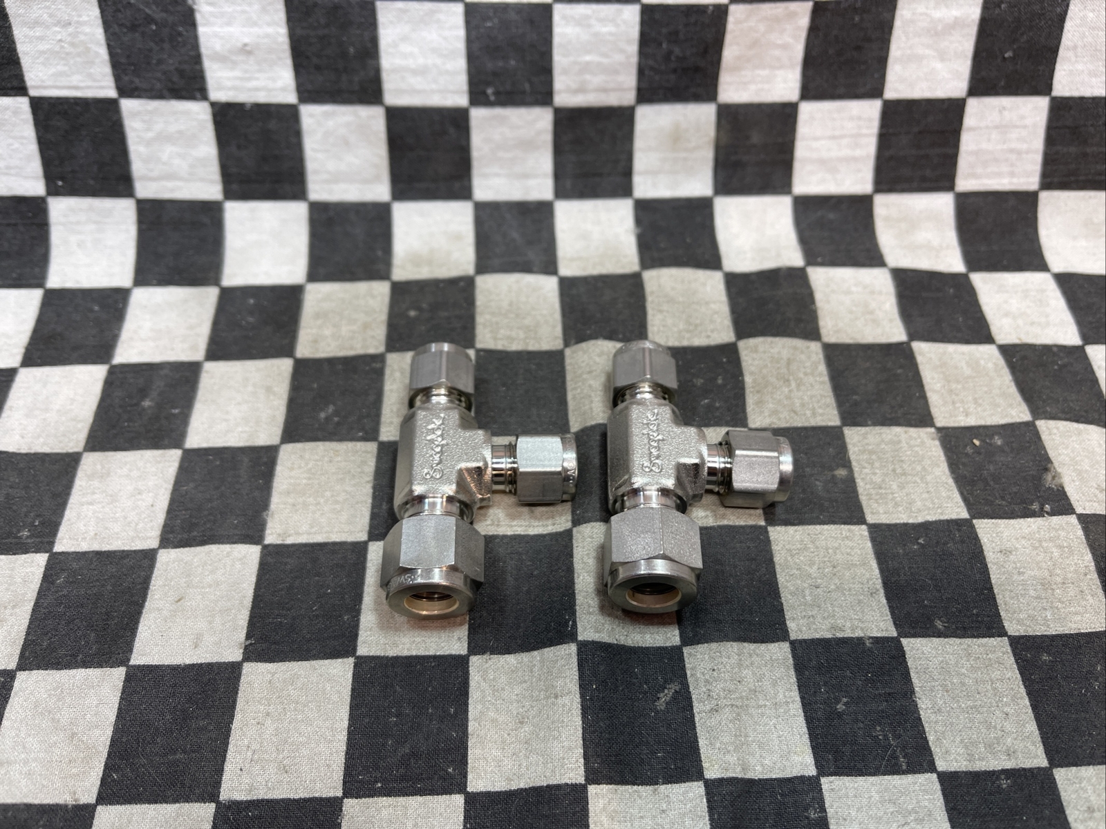 SWAGELOK TEE REDUCER 3/8″ X 1/4″, SS-600-3-4-6, SS600346, LOT OF 2 #1606V45