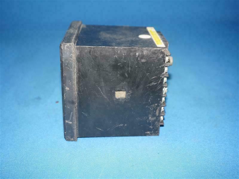 Jenco 3676 Digital pH/ORP Transmitter Controller w/ Scratches Made in China
