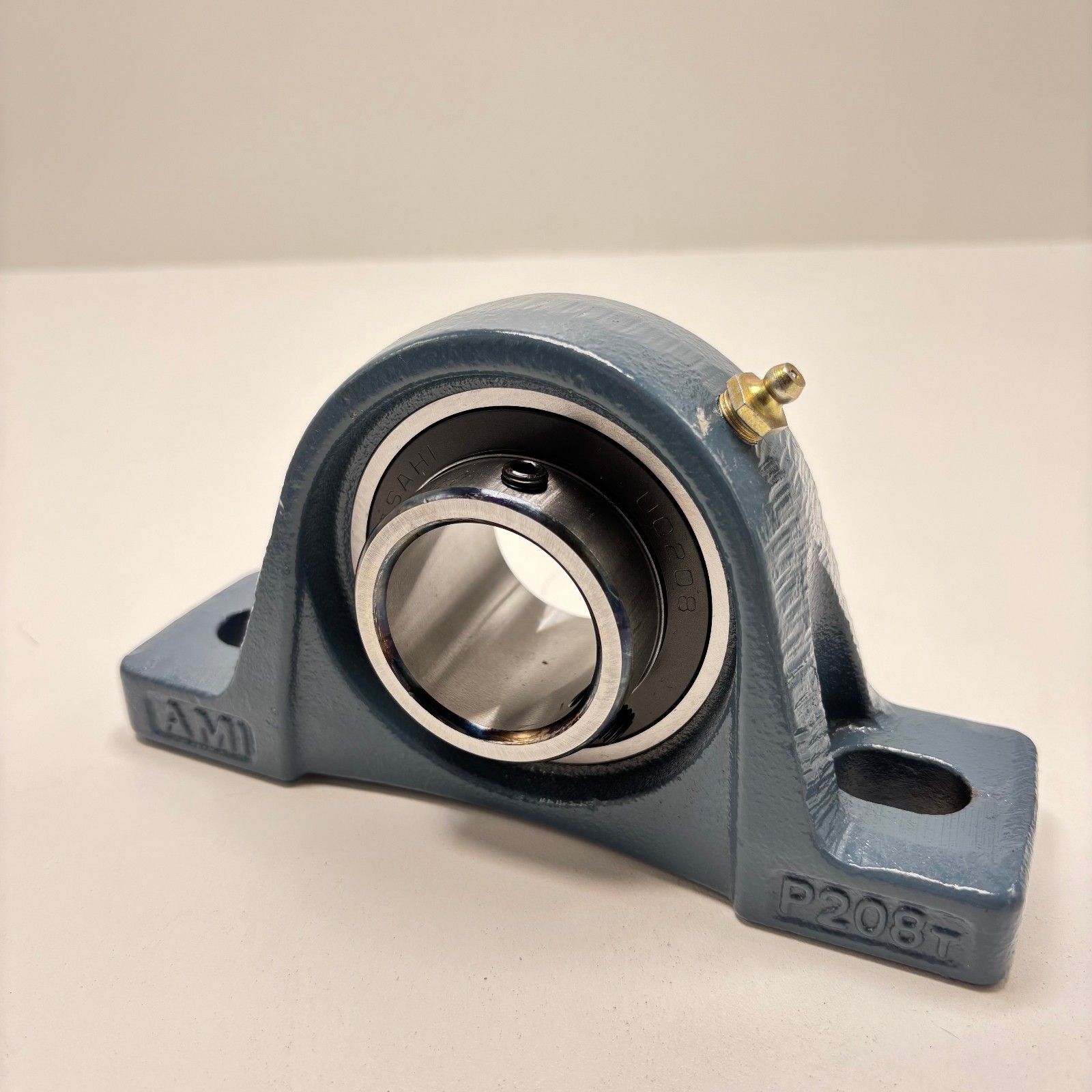 AMI P208T UC208 LOCKING PILLOW BLOCK BEARING