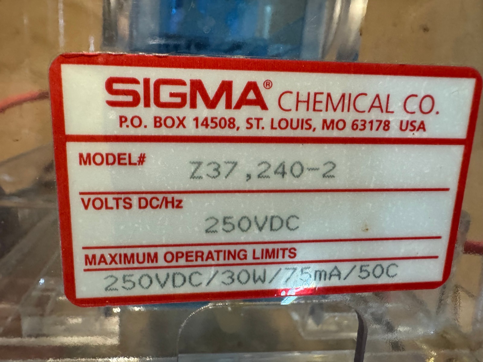 SIGMA CHEMICAL Model CZ37 ,240-2 Vertical Mini Gel Electrophoresis Unit System