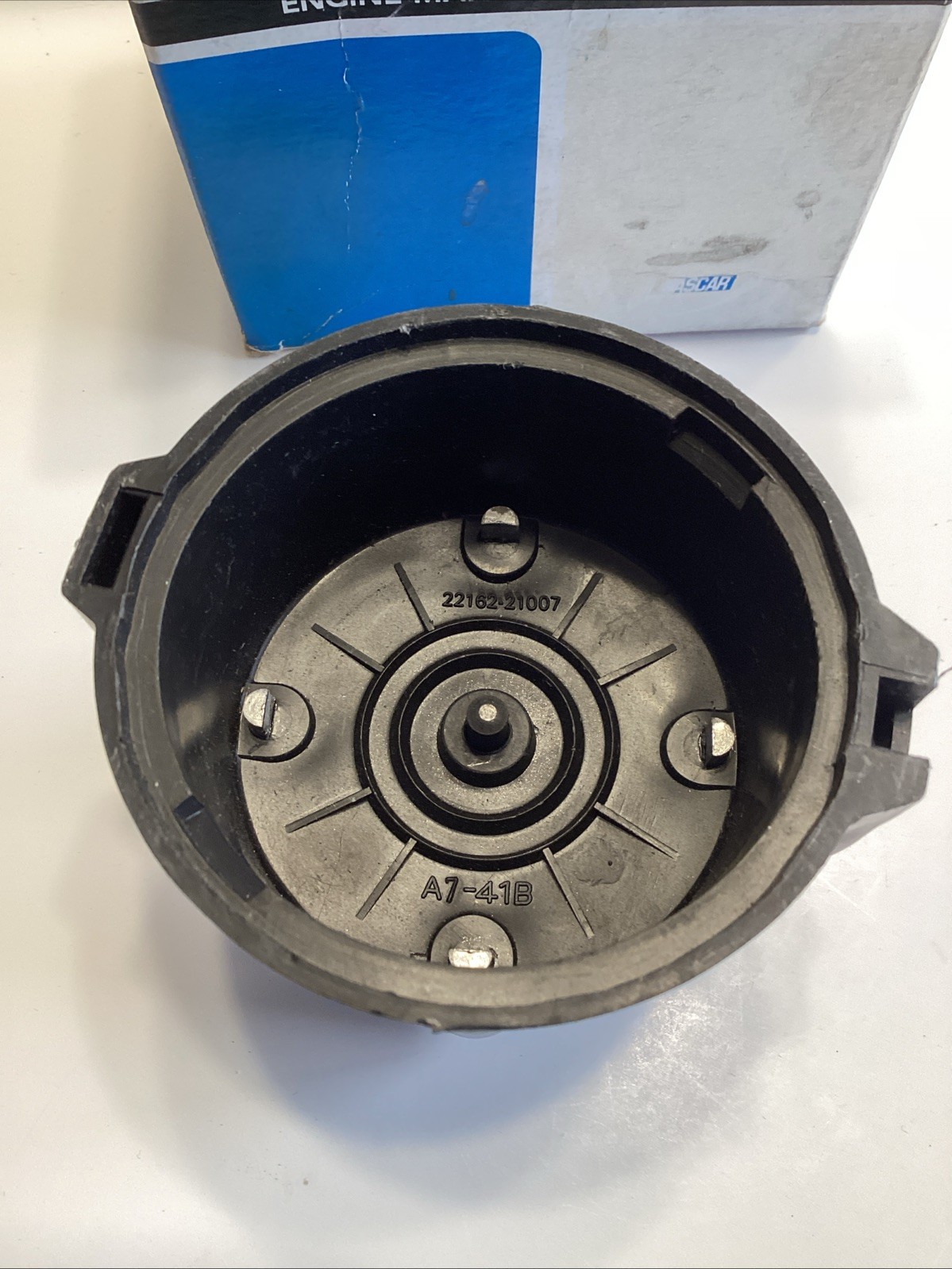 NEW NAPA Echlin EP305 Distributor Cap