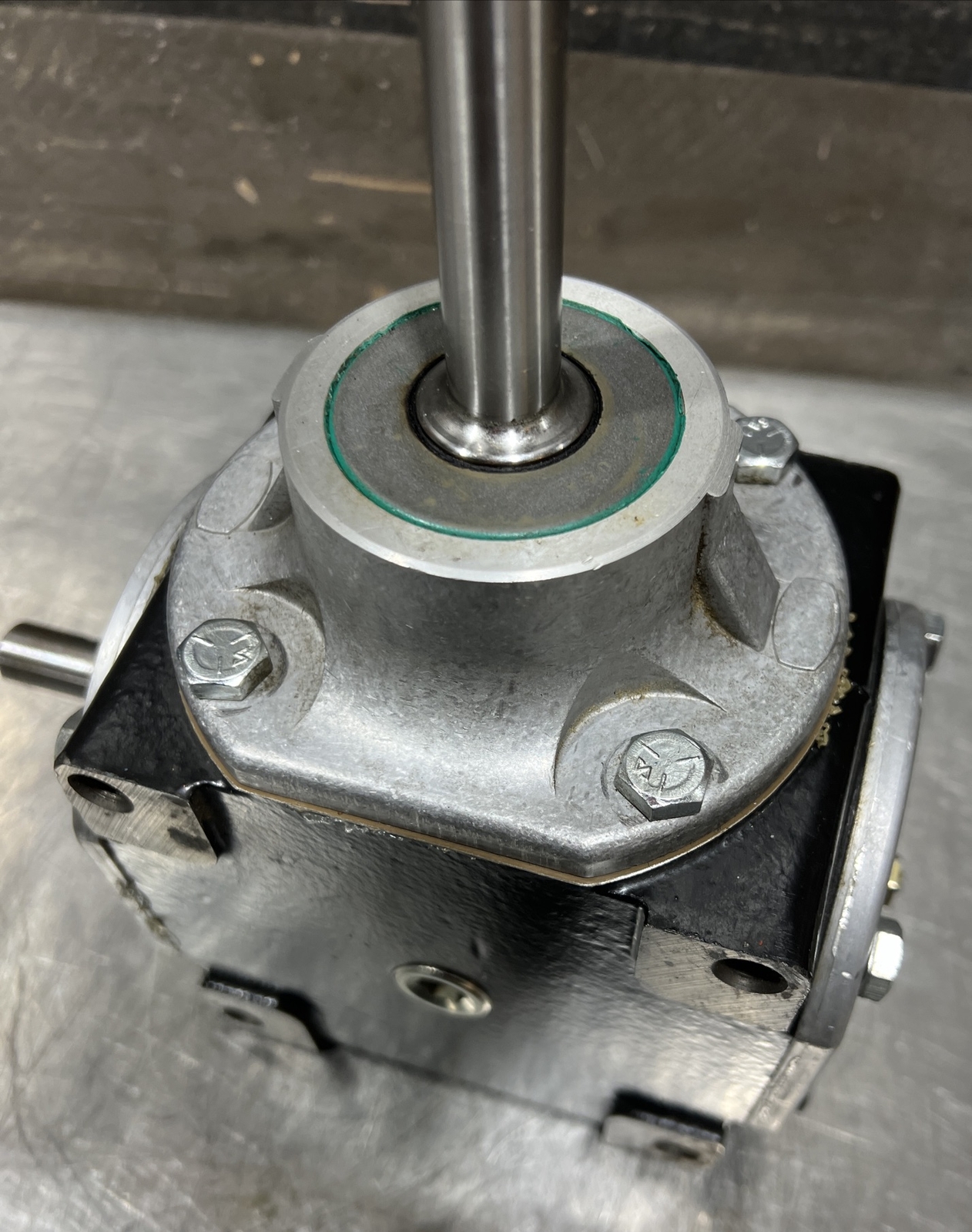 VON RUDEN Model 90002 GEAR REDUCER Used Surplus