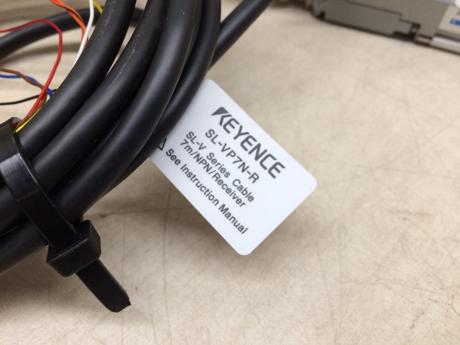 Keyence SL-V08L Safety Light Curtain Transmitter & Receiver SL-V08L-T SL-V08L-R