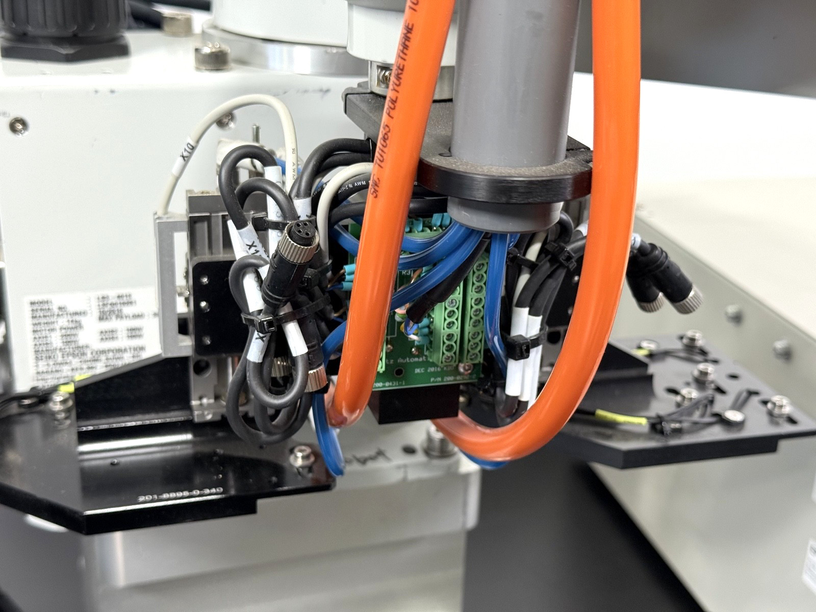 Seiko Epson LS3-401S 4-Axis SCARA Robot w/ RC90 Controller 200–240VAC