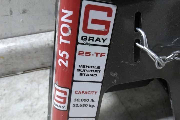 Gray 25TF Stands 2 Pk 25 Ton Load Cap 20 In Max Extended Height Jack Stand